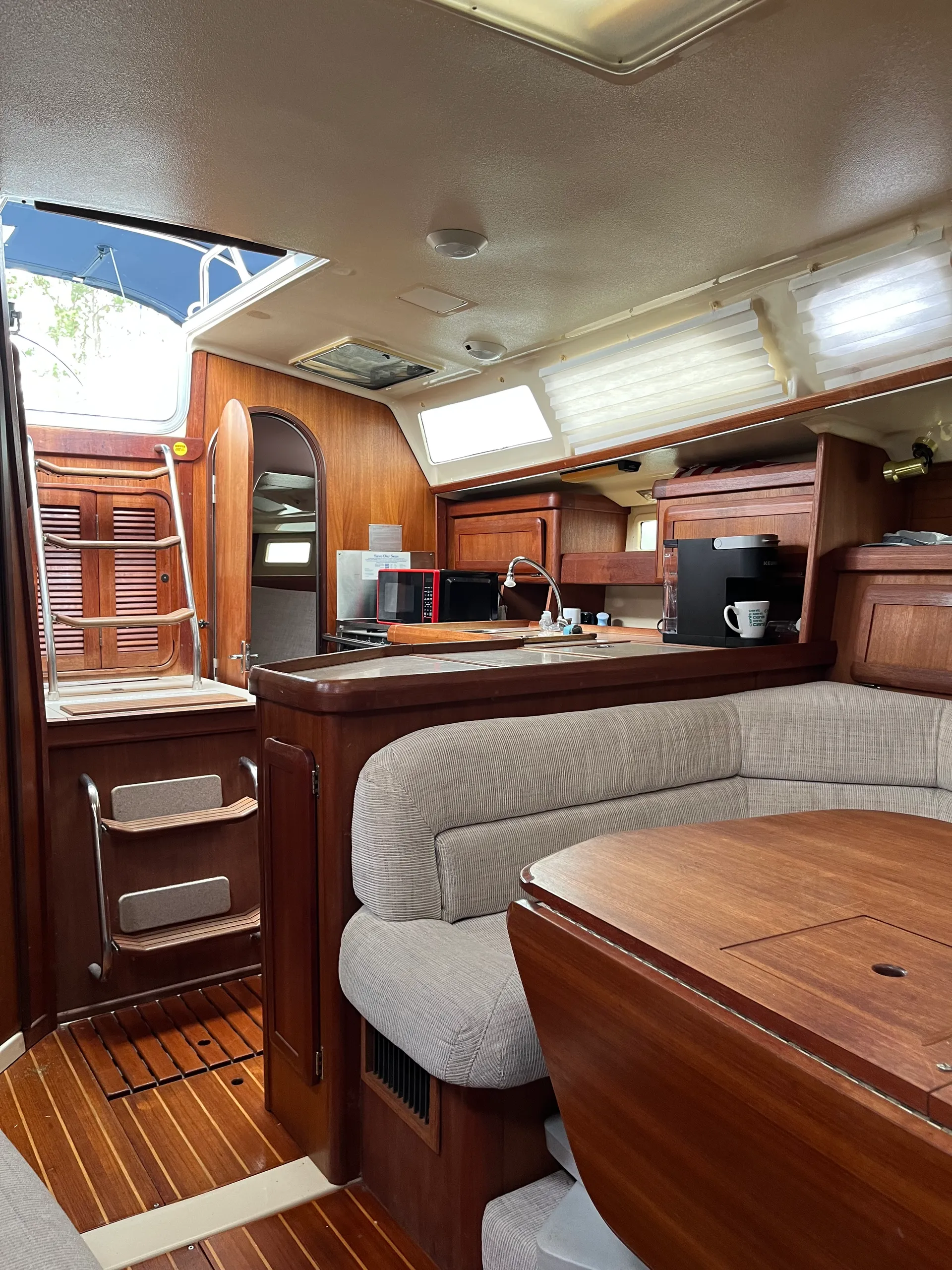 38' Hunter Parrott Ship in Oriental, NC!