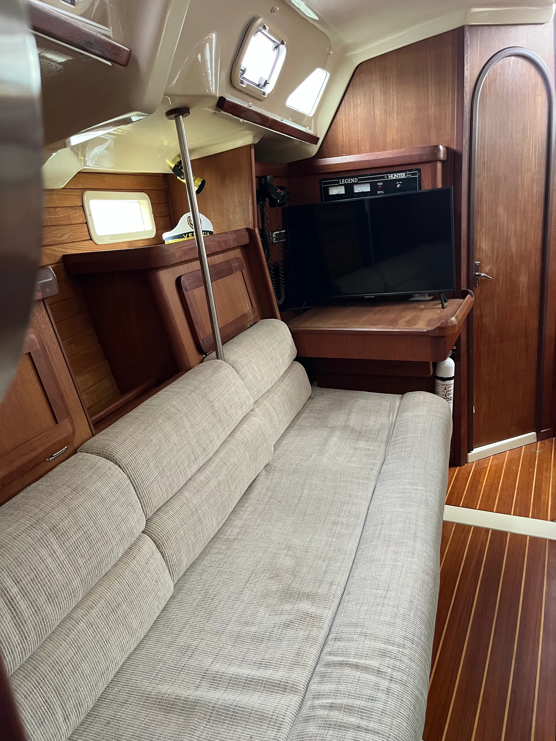 38' Hunter Parrott Ship in Oriental, NC!