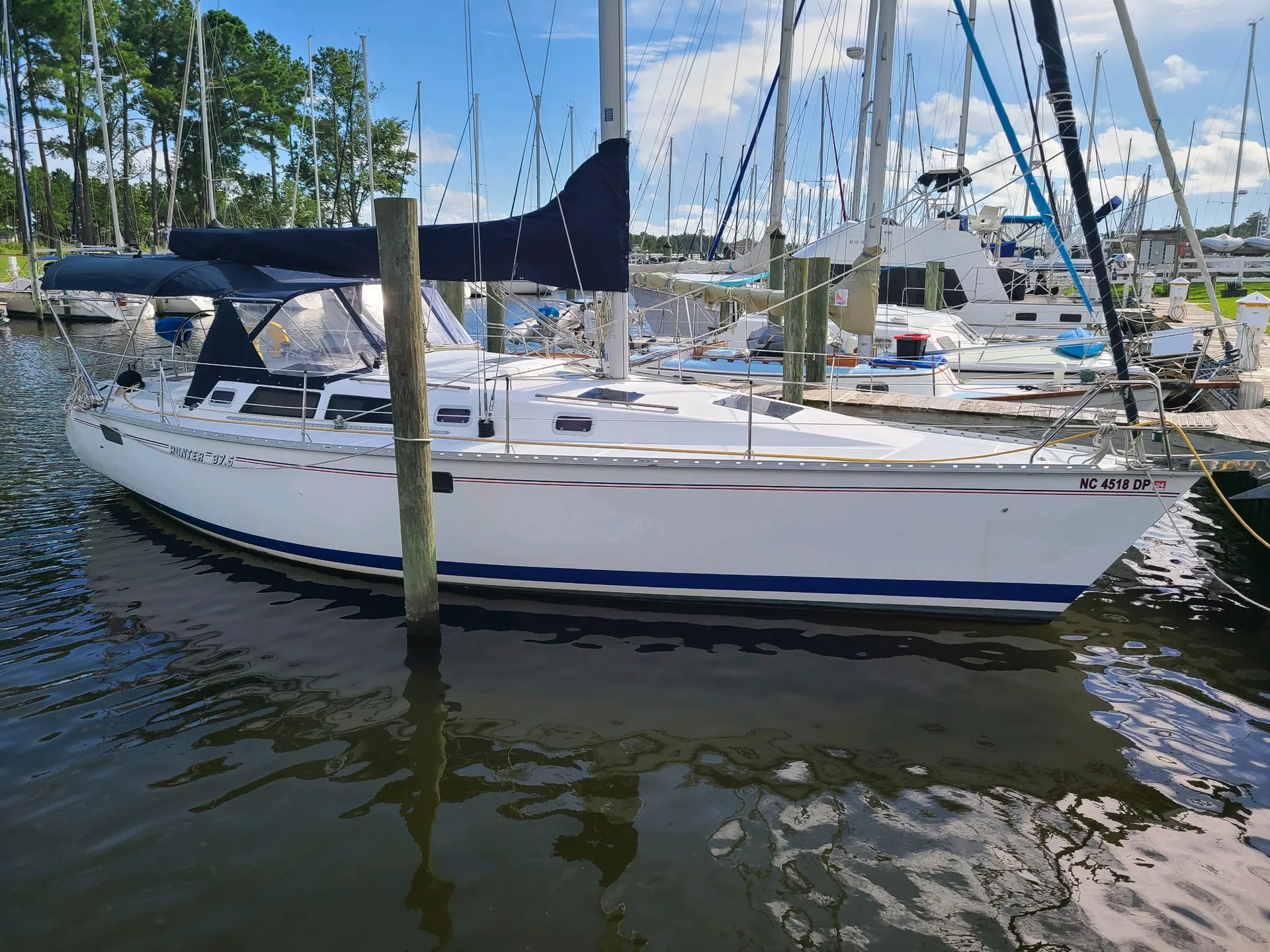 38' Hunter Parrott Ship in Oriental, NC!