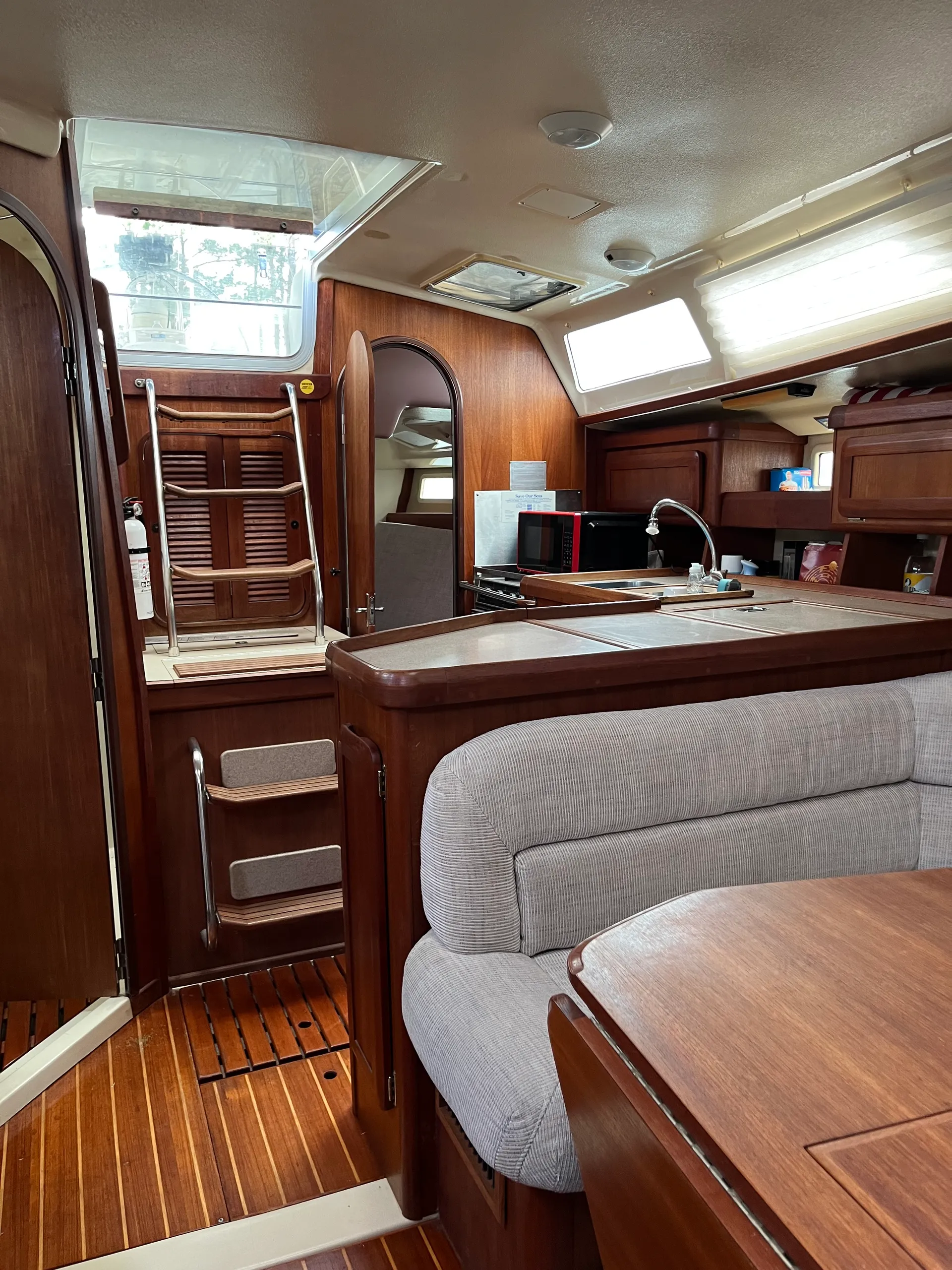 38' Hunter Parrott Ship in Oriental, NC!