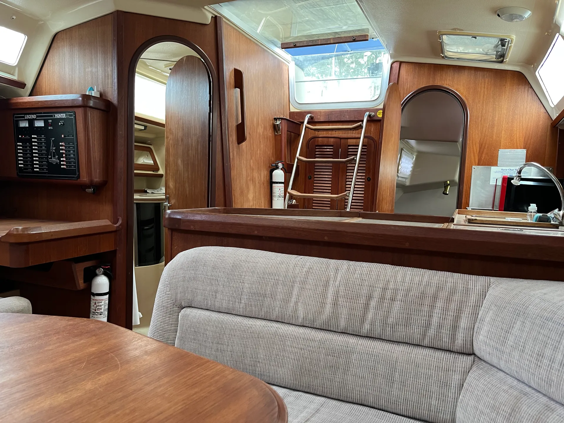 38' Hunter Parrott Ship in Oriental, NC!