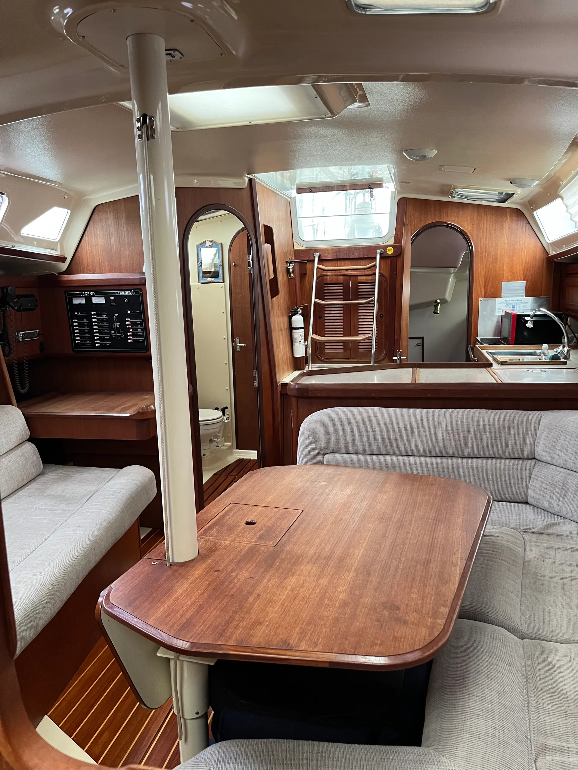 38' Hunter Parrott Ship in Oriental, NC!