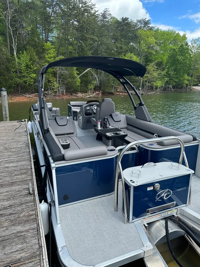 Rent a AVALON PONTOONS pontoon in Charlotte, NC near me