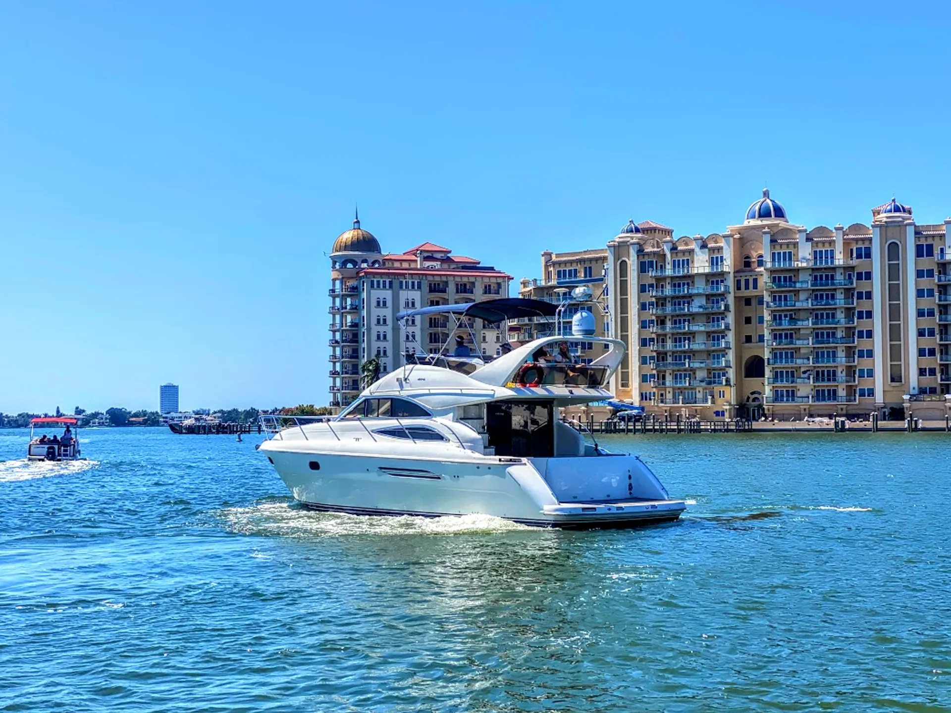 Viking Yacht 46 Flybridge Yacht Volvo in Sarasota, FL — photo 4