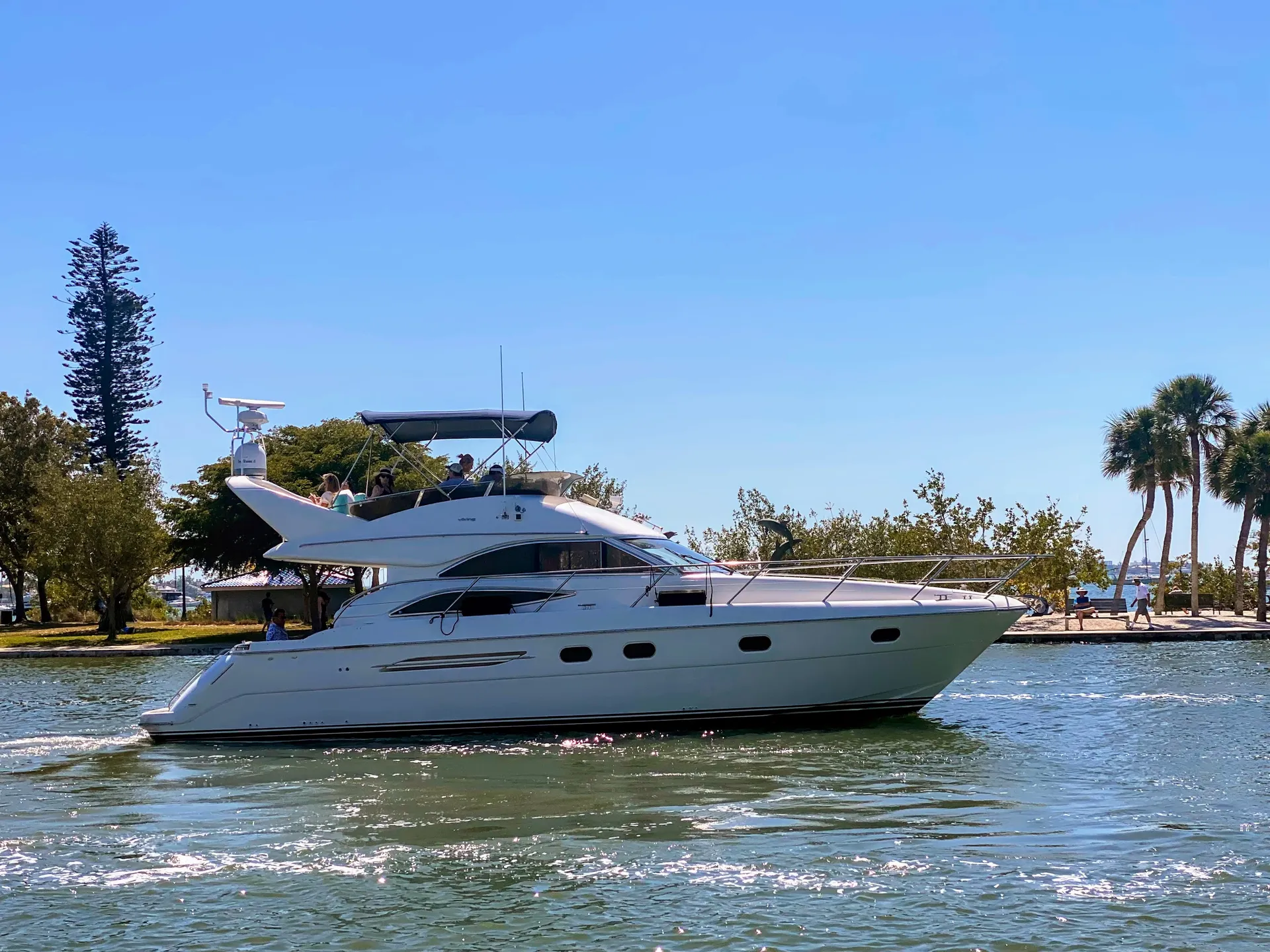 Viking Yacht 46 Flybridge Yacht Volvo in Sarasota, FL — photo 3