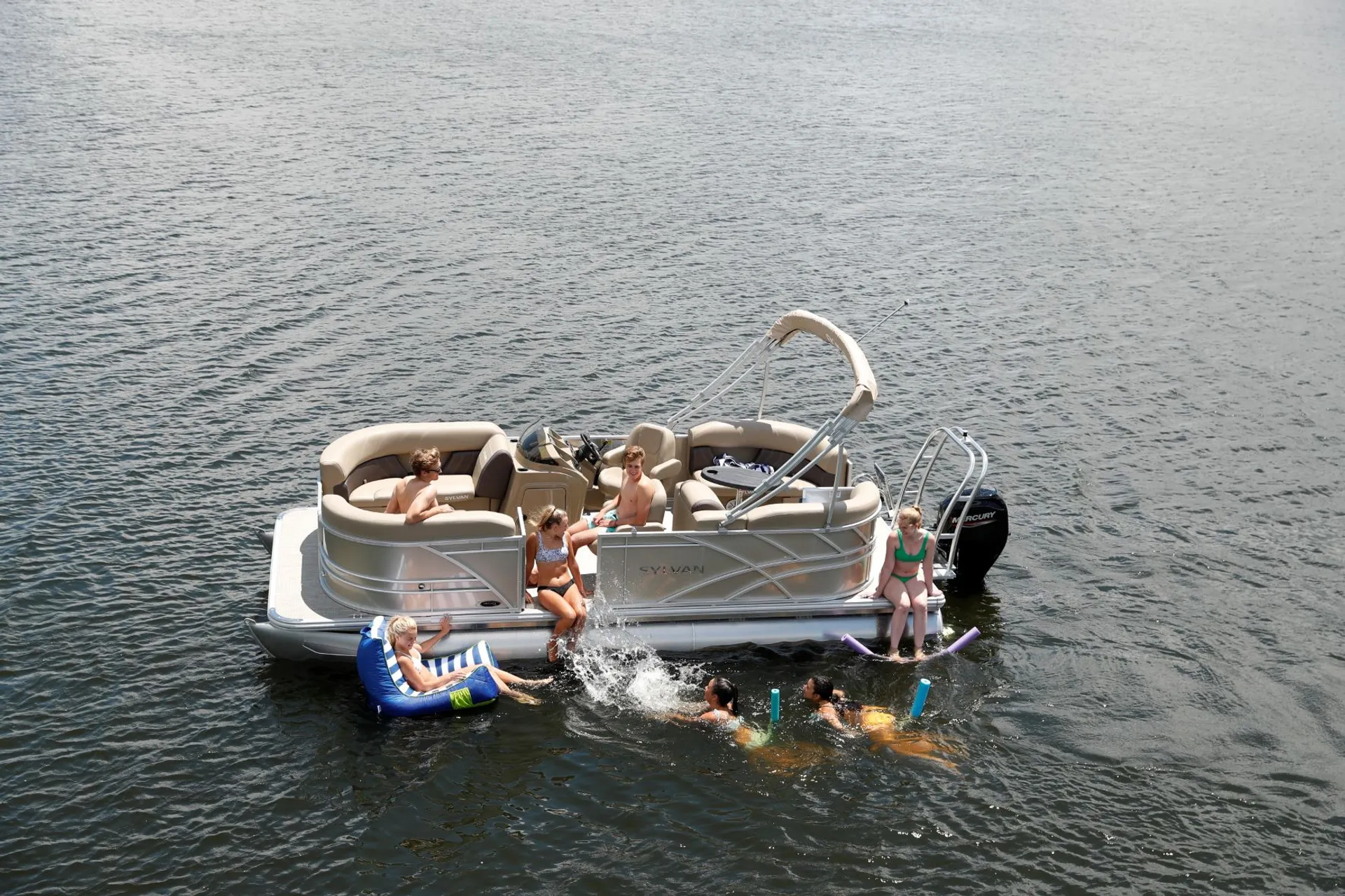 Pontoon Boat Rental on Melton Hill Lake in East Tennessee