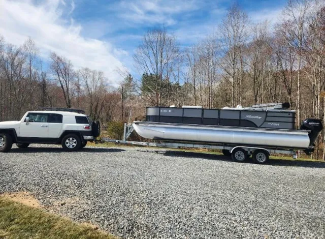Rent a Bently pontoon pontoon in Orange, VA near me