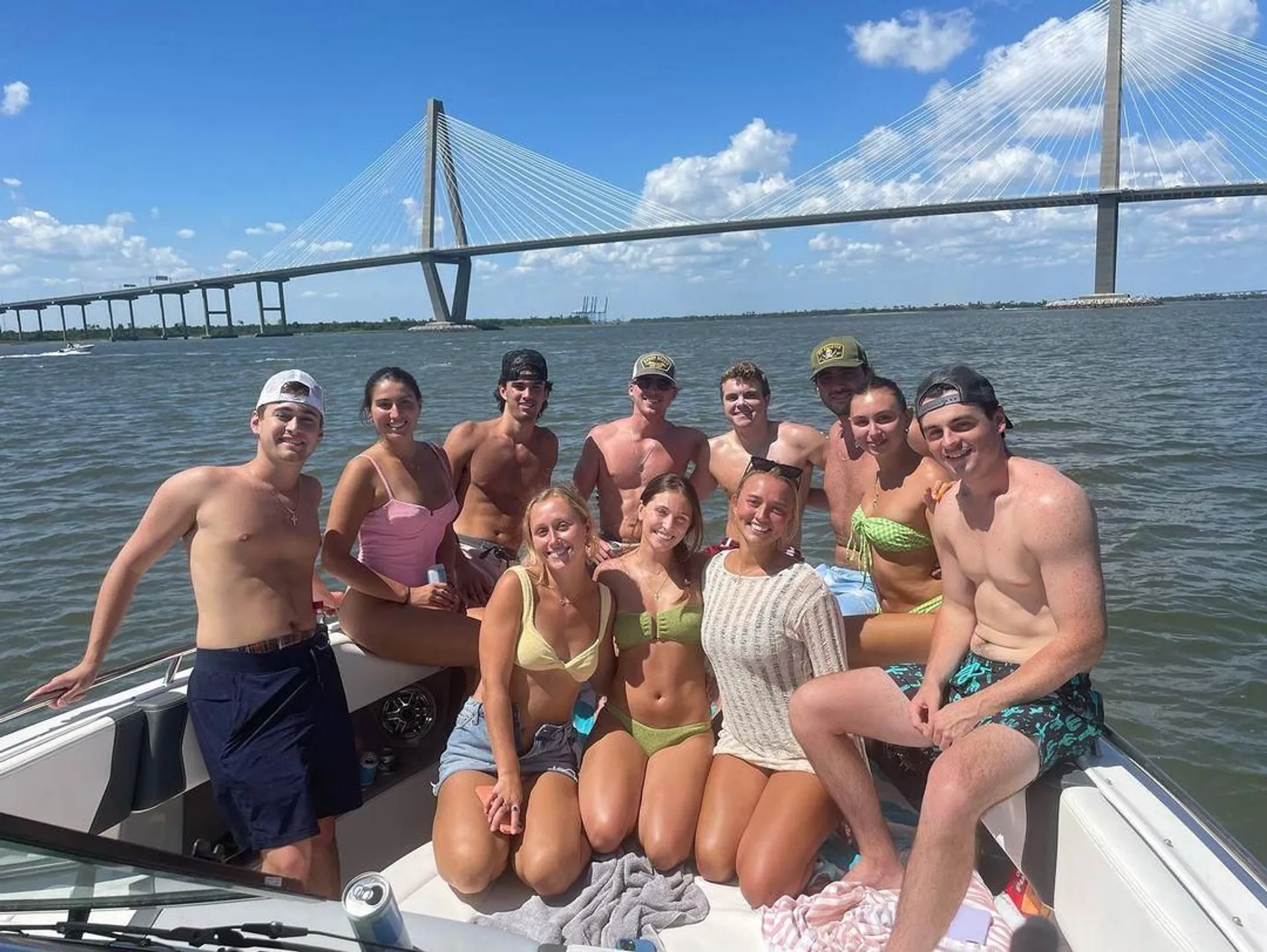 Luxury 31ft Yacht – Perfect for Bachelorette Parties & Entertaining