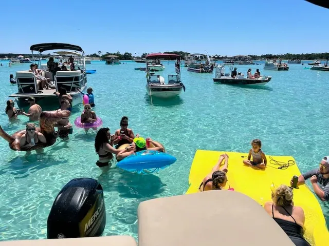 Rent a Encore Bentley pontoon in Fort Walton Beach, FL near me