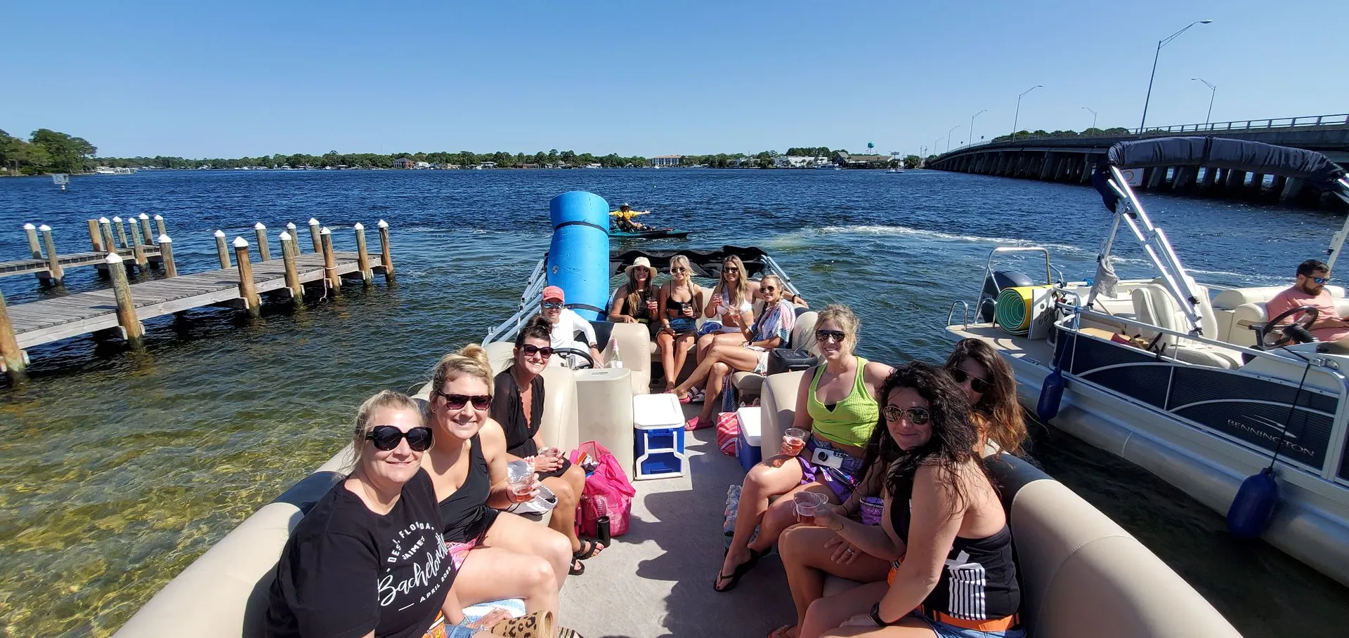 Pontoon Party!! For all gatherings (Paddleboard,Lily Pad, Inflatables)
