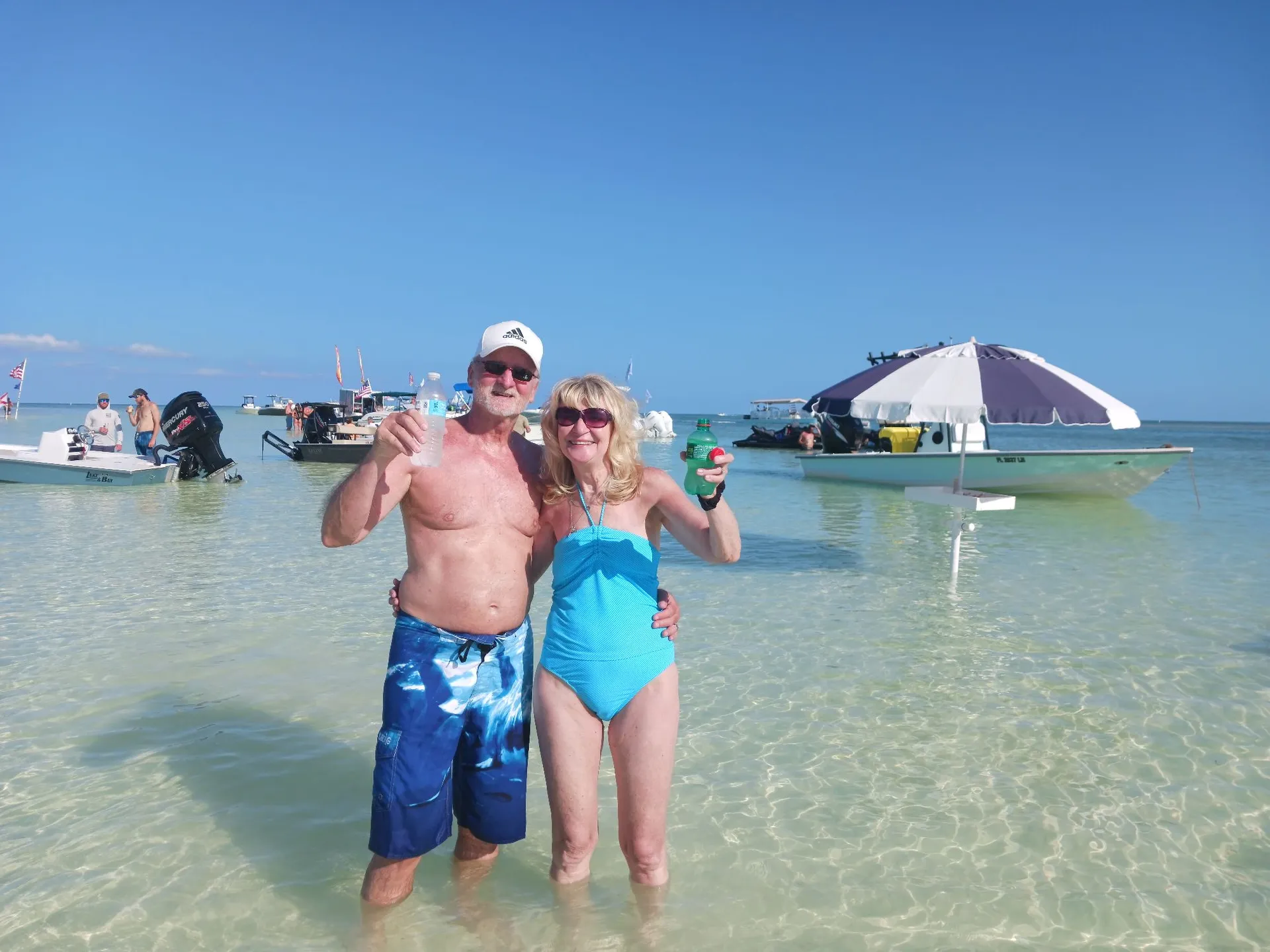 Explore the Stunning Waters of the Florida Keys Aboard Our 31’ Contend