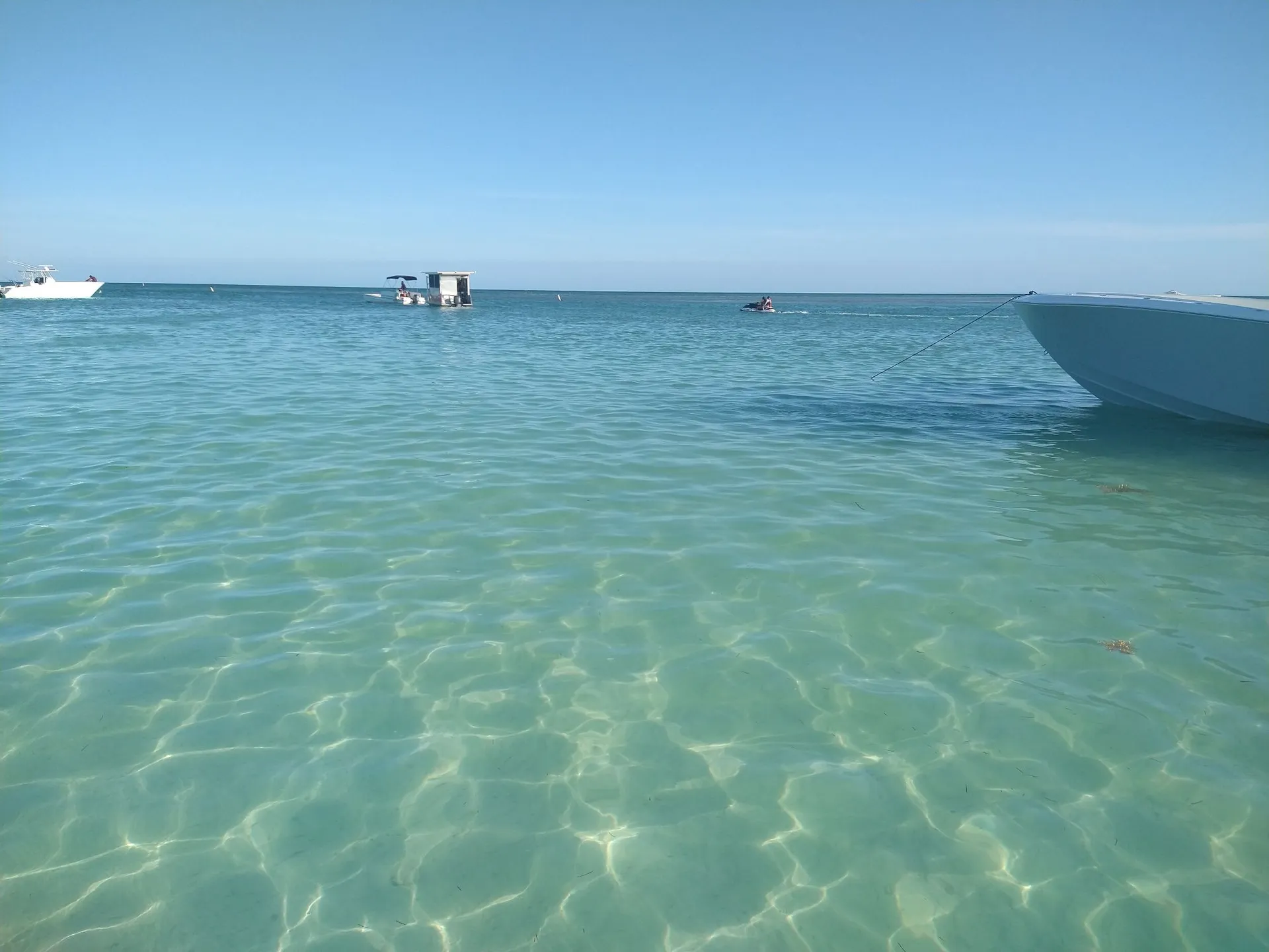 Explore the Stunning Waters of the Florida Keys Aboard Our 31’ Contend