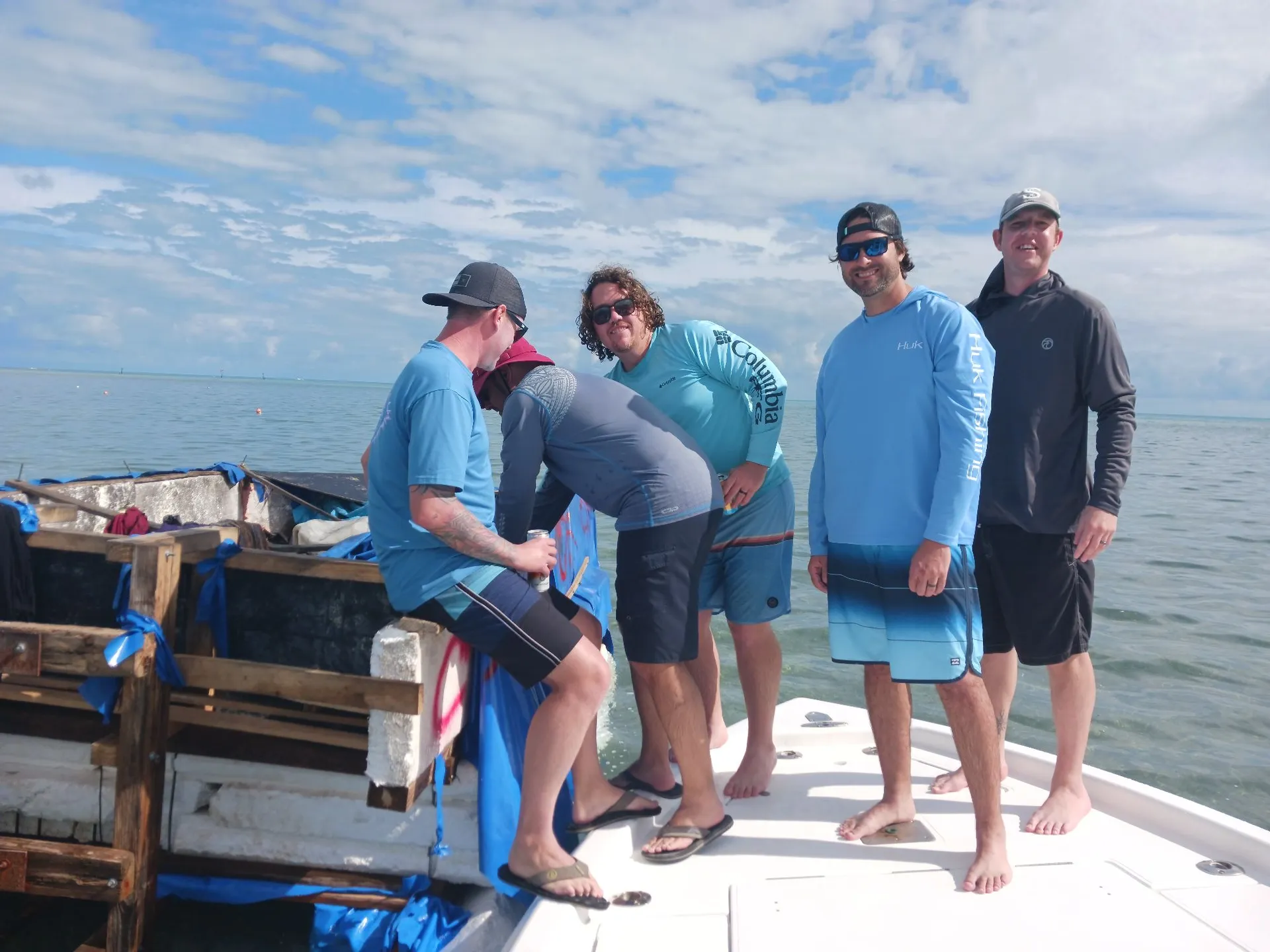 Explore the Stunning Waters of the Florida Keys Aboard Our 31’ Contend
