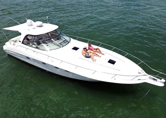 Rent a Sea Ray Boats motor yacht in Miami, FL near me
