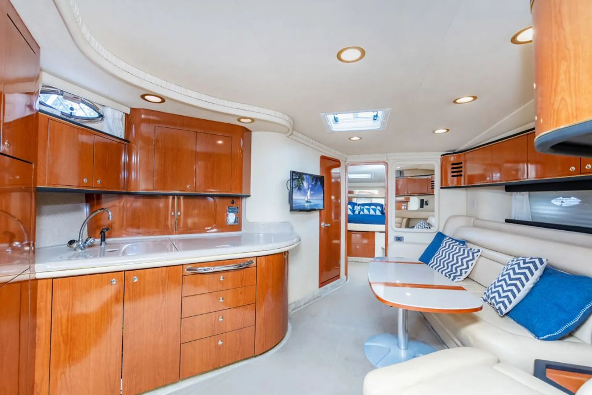 52' Sea Ray Motor Yacht for Celebrations – Miami, 13 Passengers