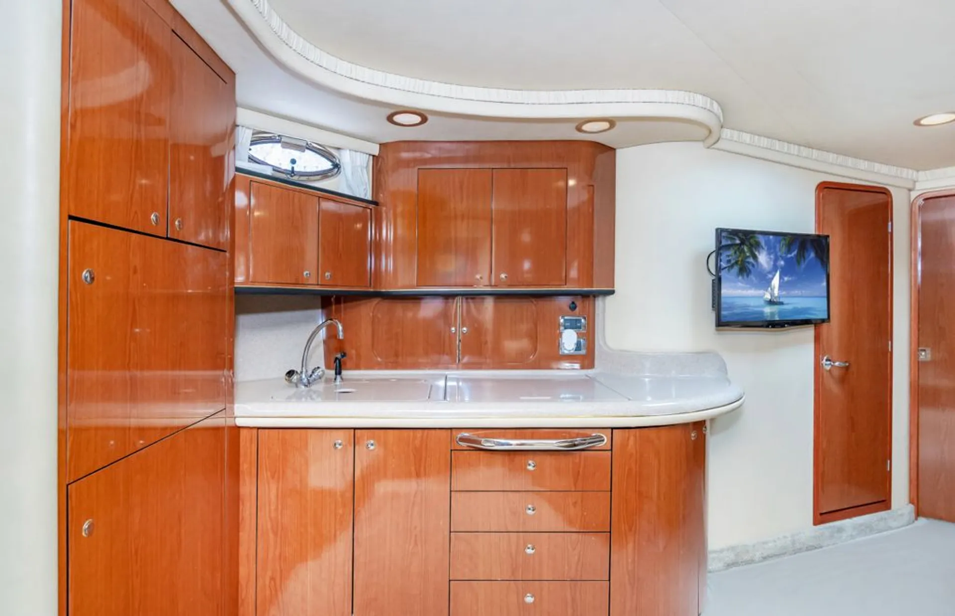 52' Sea Ray Motor Yacht for Celebrations – Miami, 13 Passengers