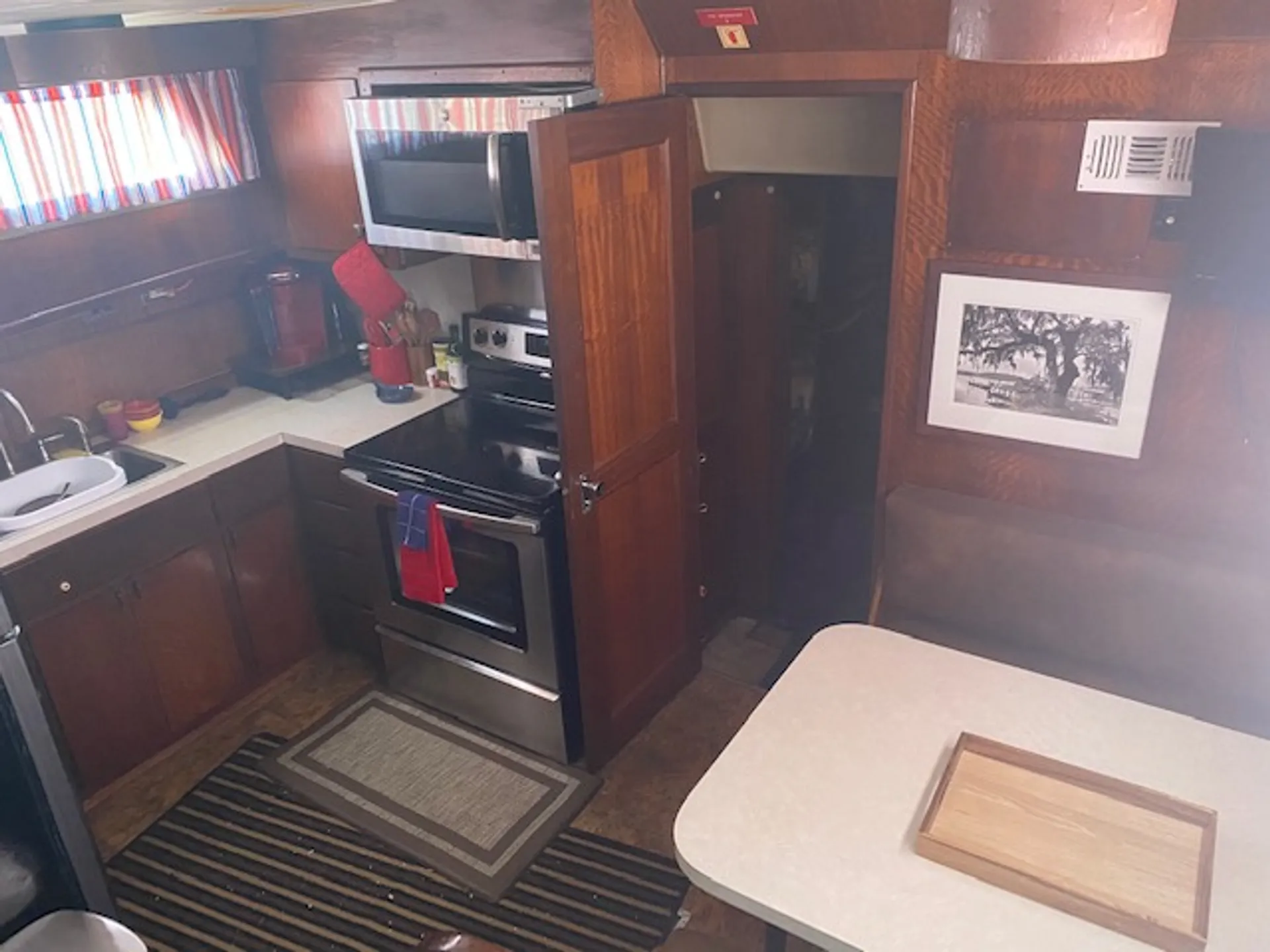 Hatteras Yachts 53 Motor Yacht in Naval Air Station Key West, FL — photo 10