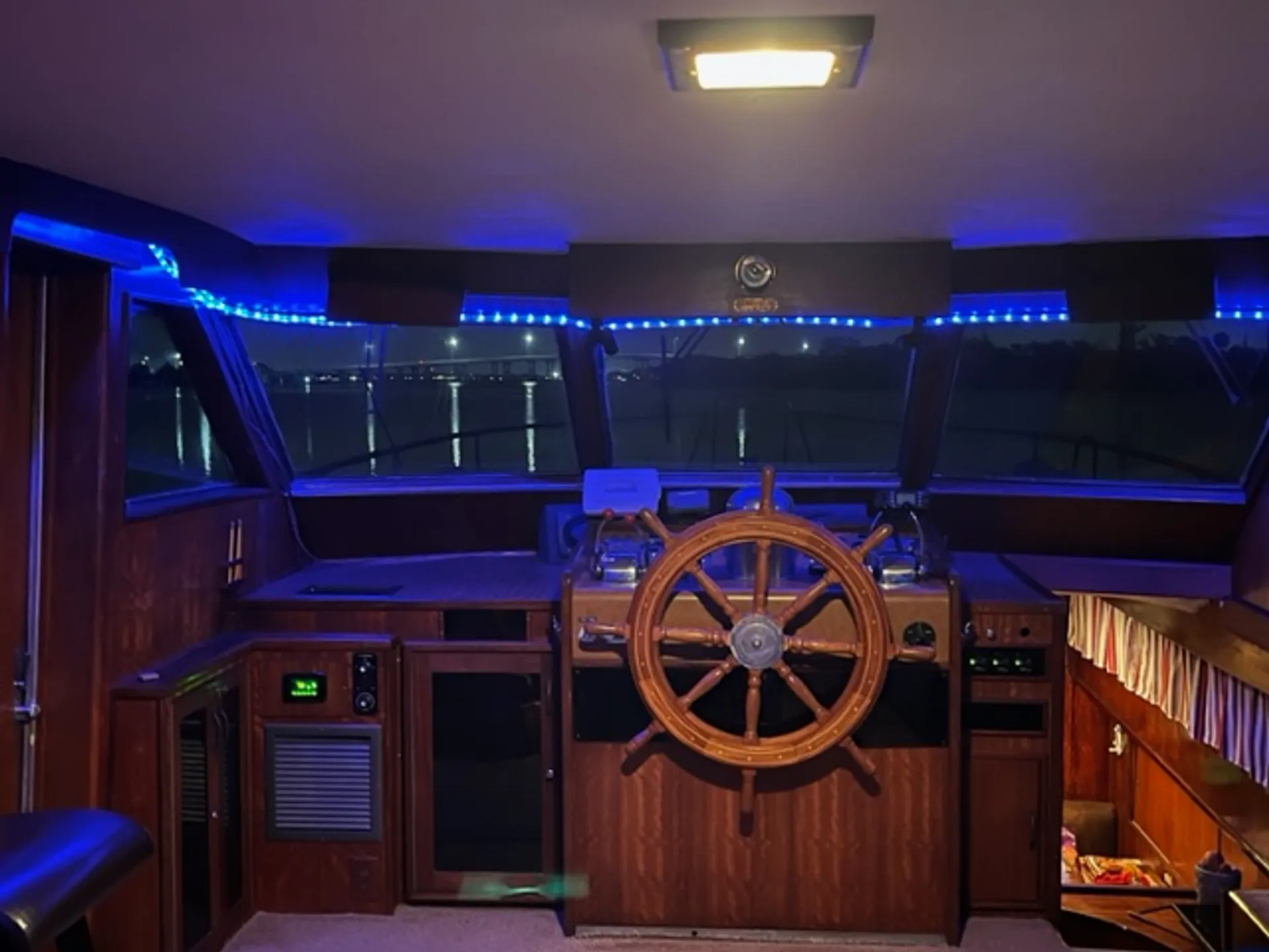 Hatteras Yachts 53 Motor Yacht in Naval Air Station Key West, FL — photo 6