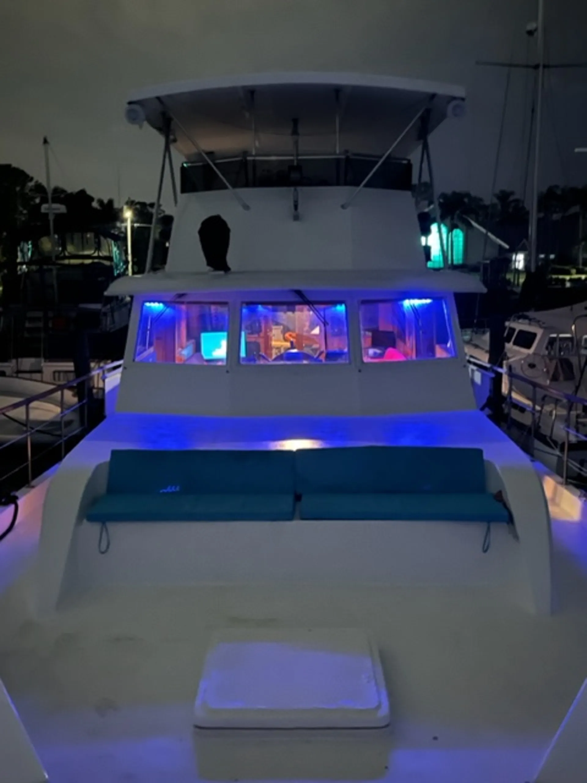 Hatteras Yachts 53 Motor Yacht in Naval Air Station Key West, FL — photo 4