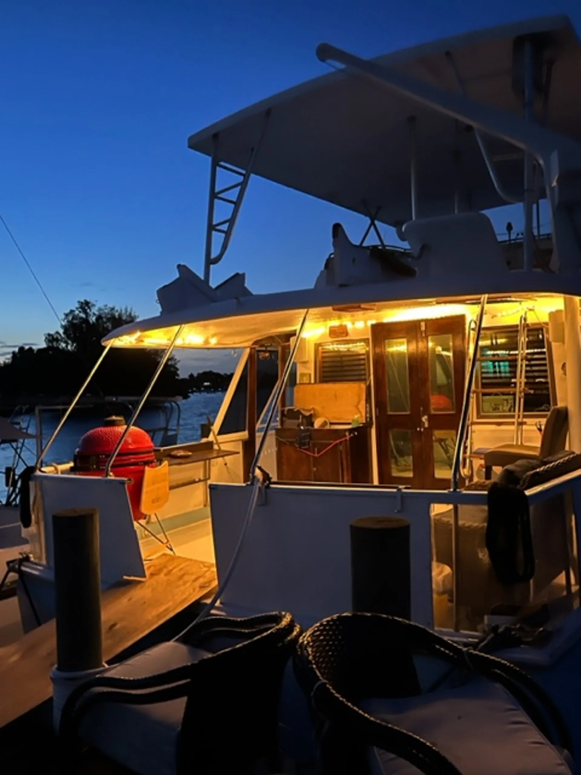 Hatteras Yachts 53 Motor Yacht in Naval Air Station Key West, FL — photo 2
