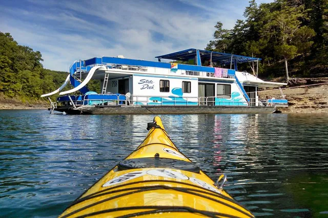 Rent a Dream Series houseboat in Jamestown, KY near me