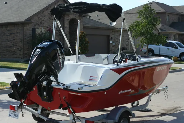 Rent a BAYLINER deck boat in Denton, TX near me