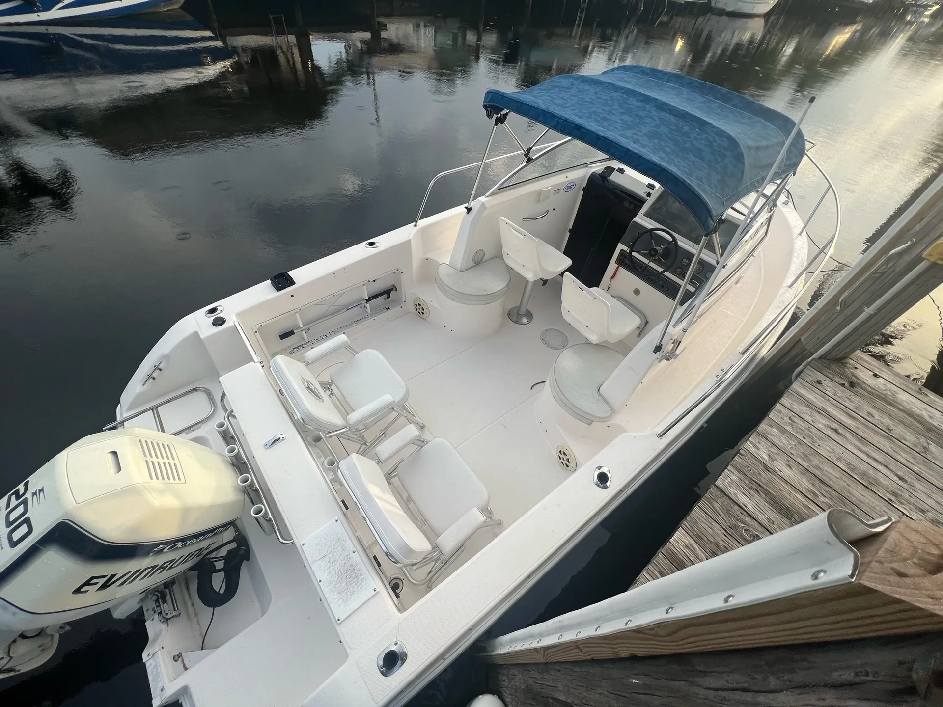 Wellcraft 220 Coastal  in Pompano Beach, FL — photo 2