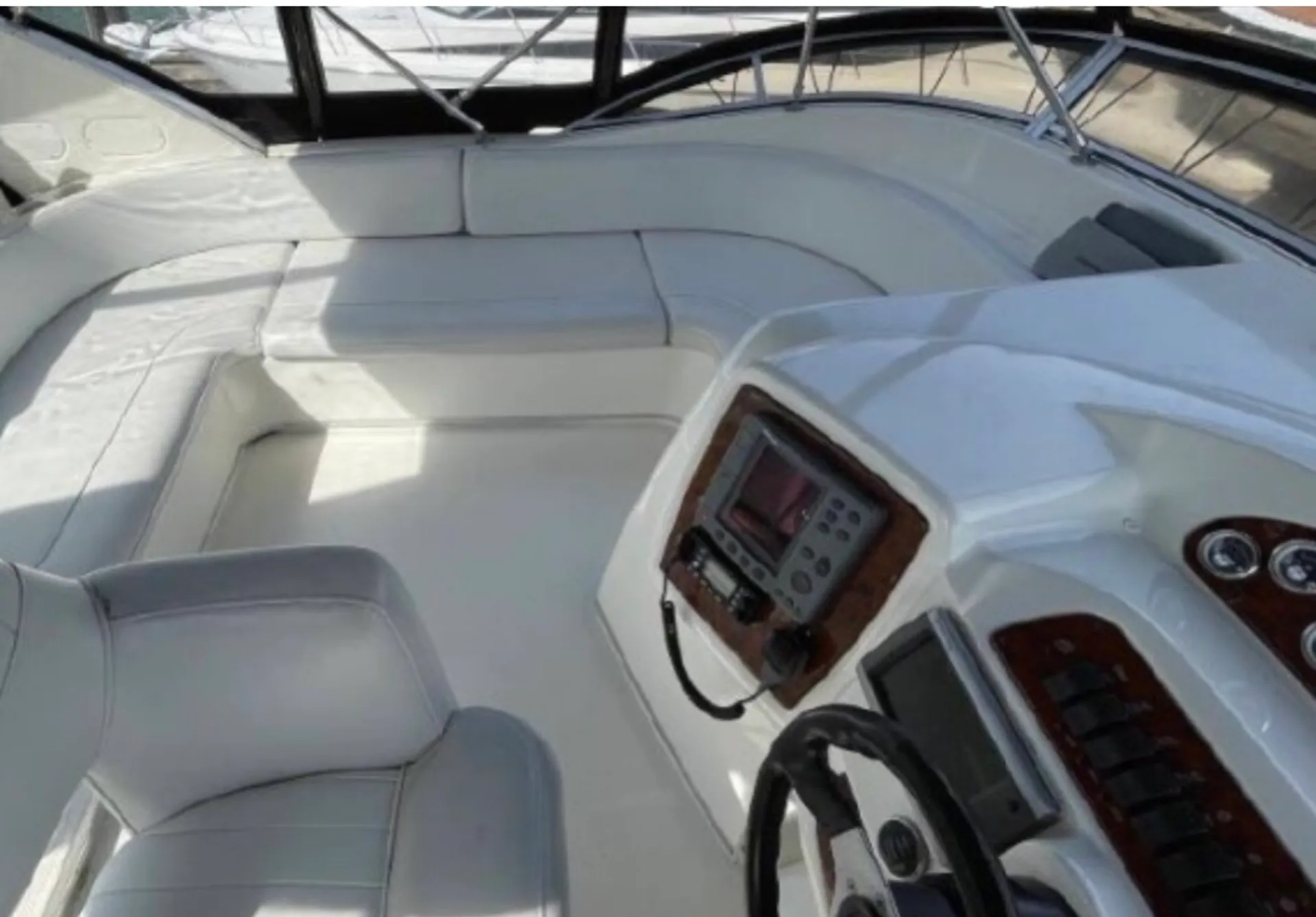 Meridian Yachts 381 Sedan in Palm Coast, FL — photo 2