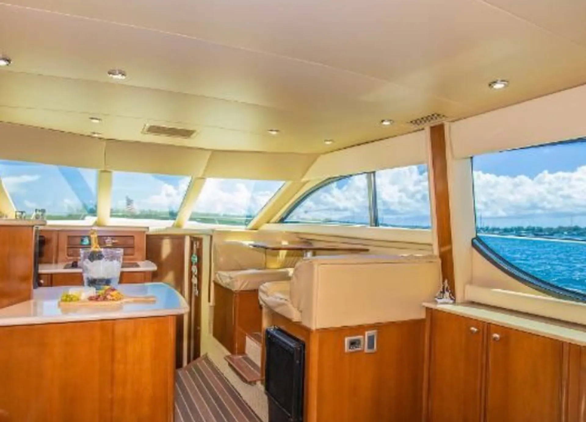 Meridian Yachts 381 Sedan in Palm Coast, FL — photo 4