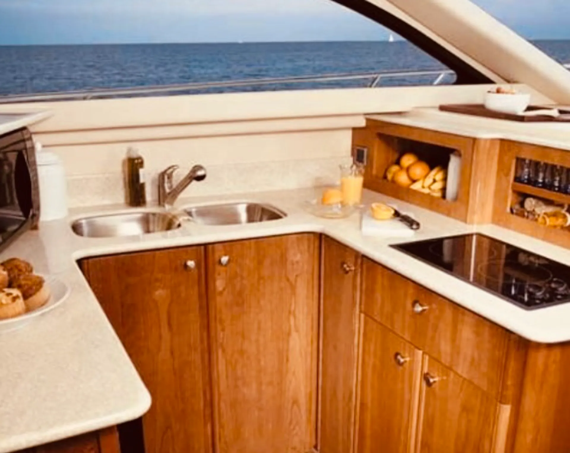 Meridian Yachts 381 Sedan in Palm Coast, FL — photo 5