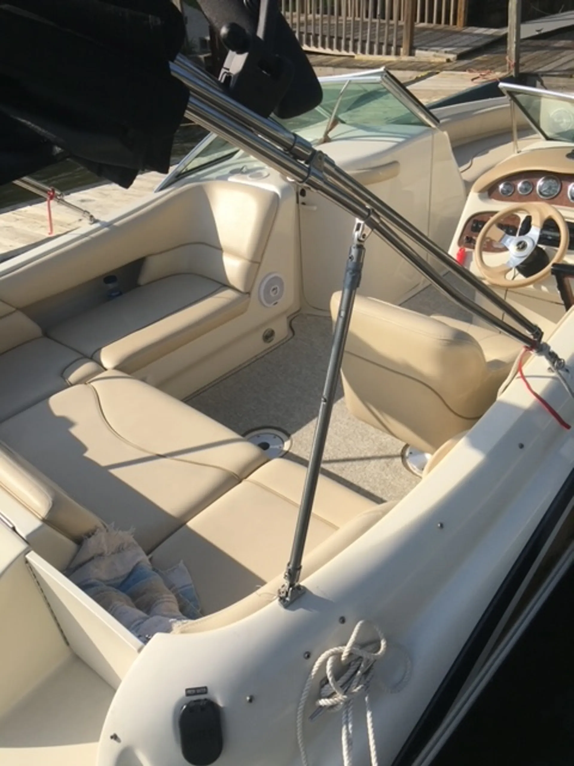 Sea Ray Boats 210 Sundeck in Charlotte, NC — photo 3