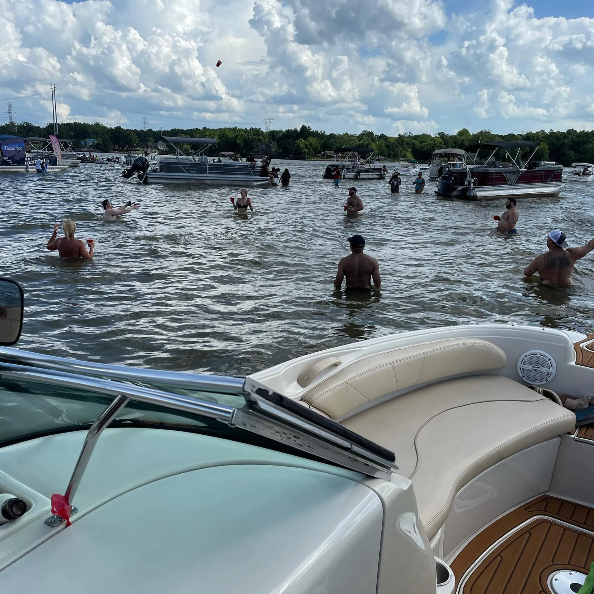 Sea Ray Boats 210 Sundeck in Charlotte, NC — photo 8