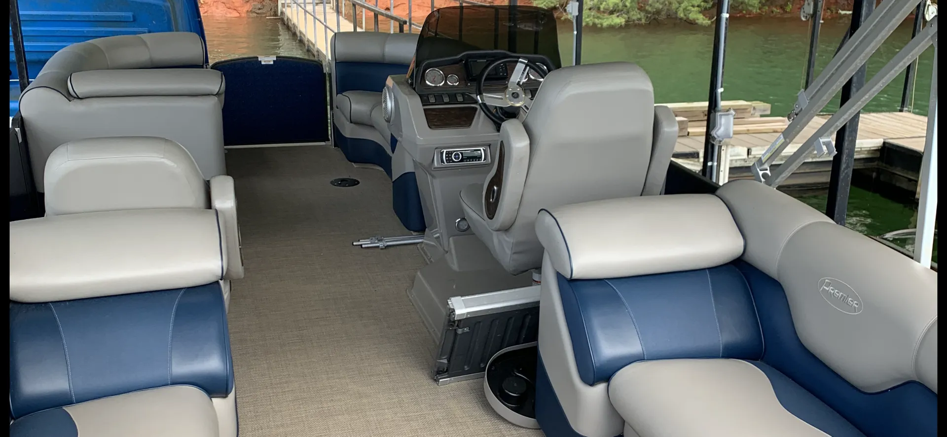 #1 Rented Boat - Tritoon 150hp - Lake Hartwell