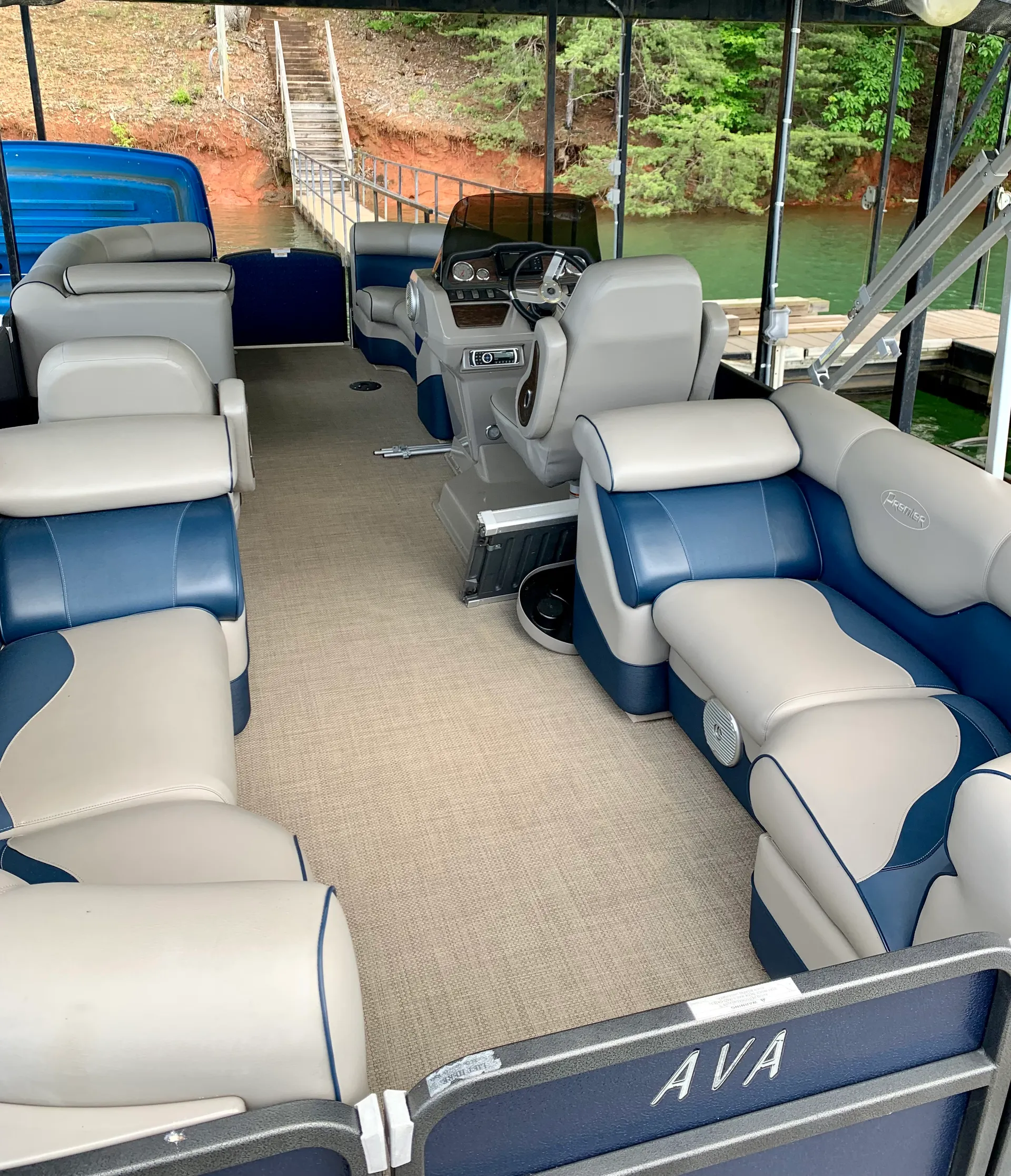 #1 Rented Boat - Tritoon 150hp - Lake Hartwell