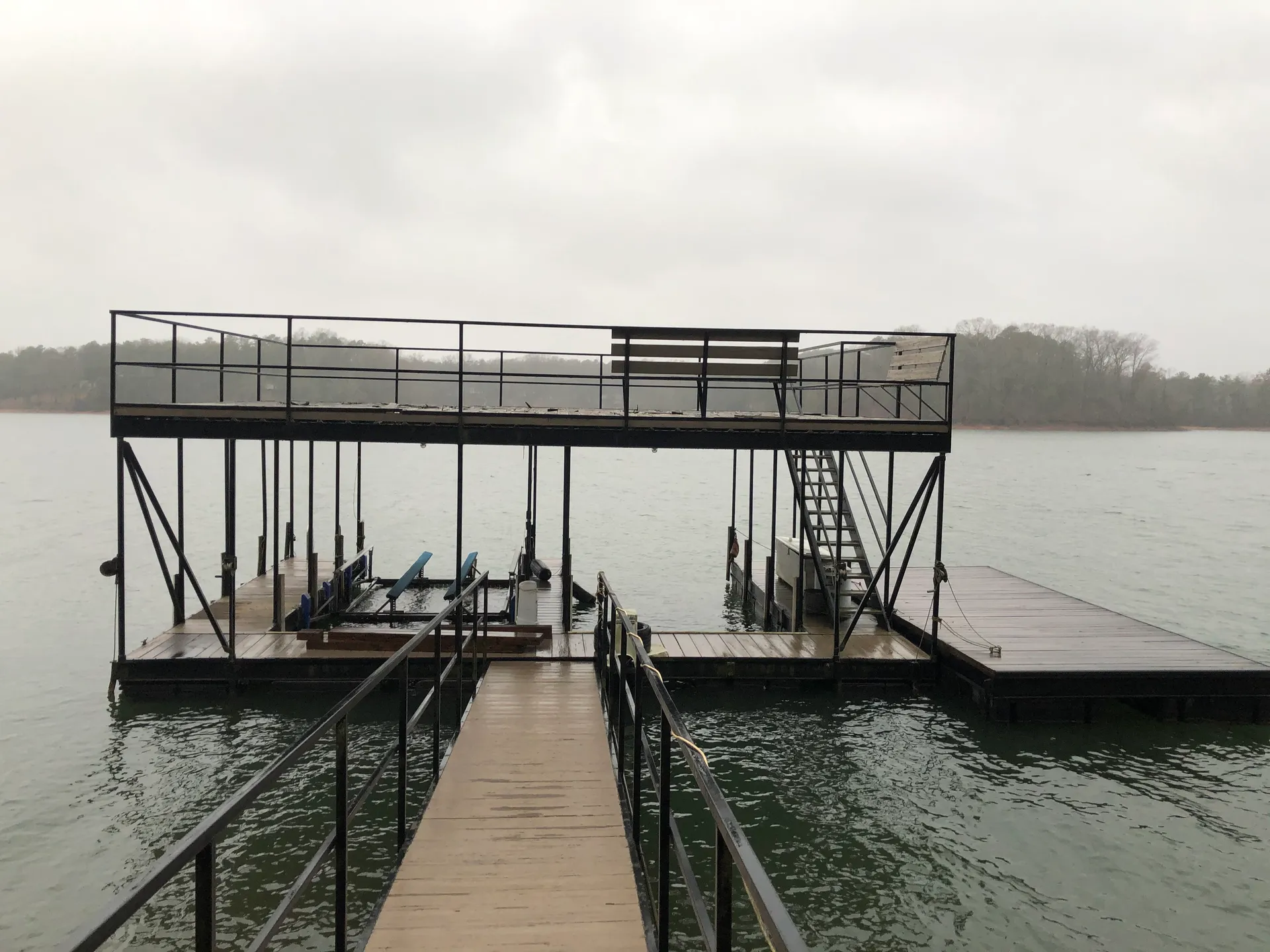 #1 Rented Boat - Tritoon 150hp - Lake Hartwell