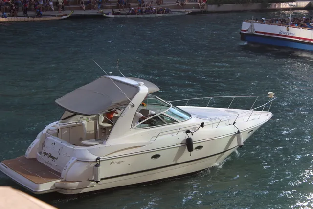 Rent a Cruisers Yachts cruiser in Chicago, IL near me