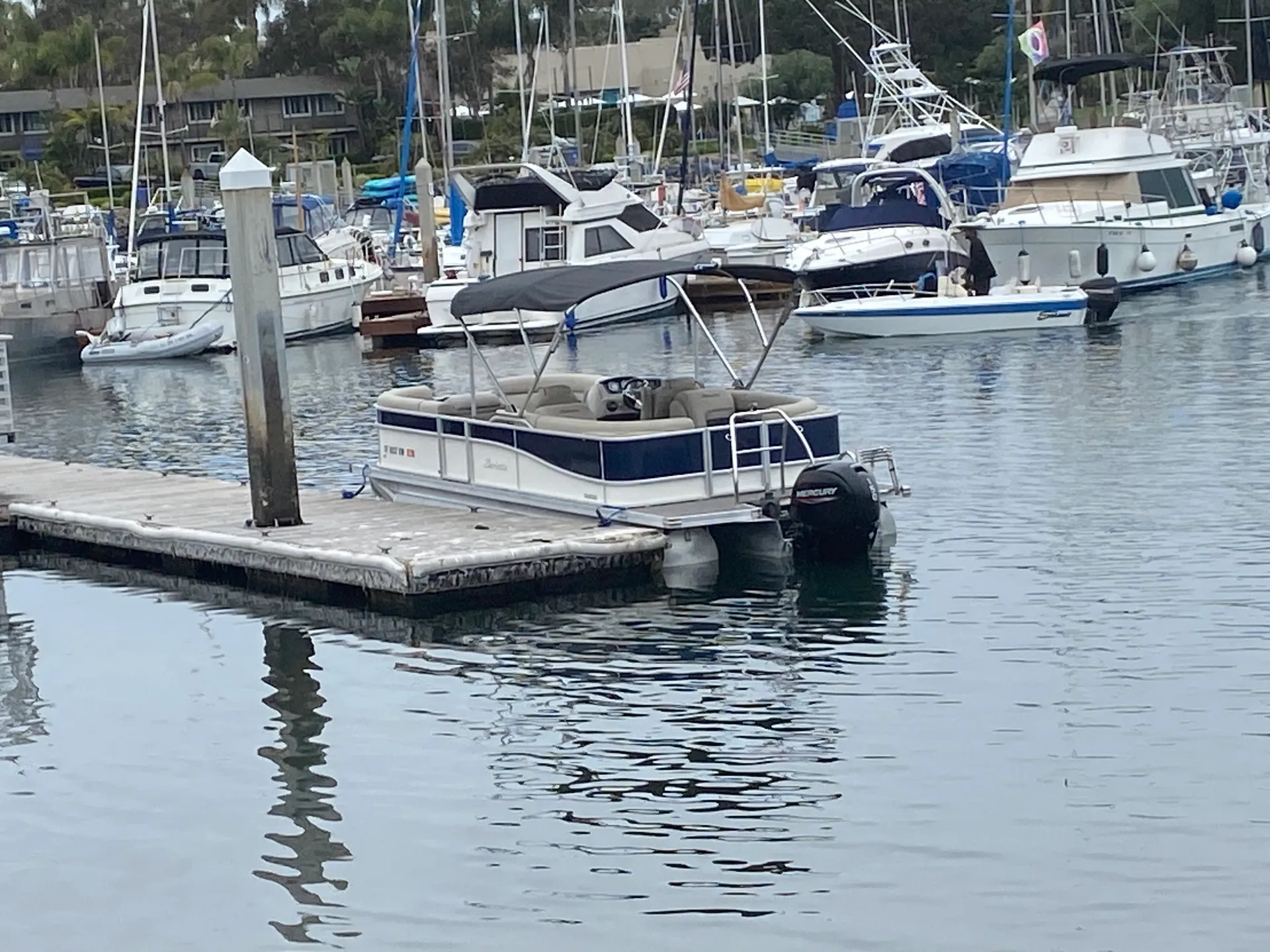 BARLETTA BOATS C22QC TRITOON in San Diego, CA — photo 4