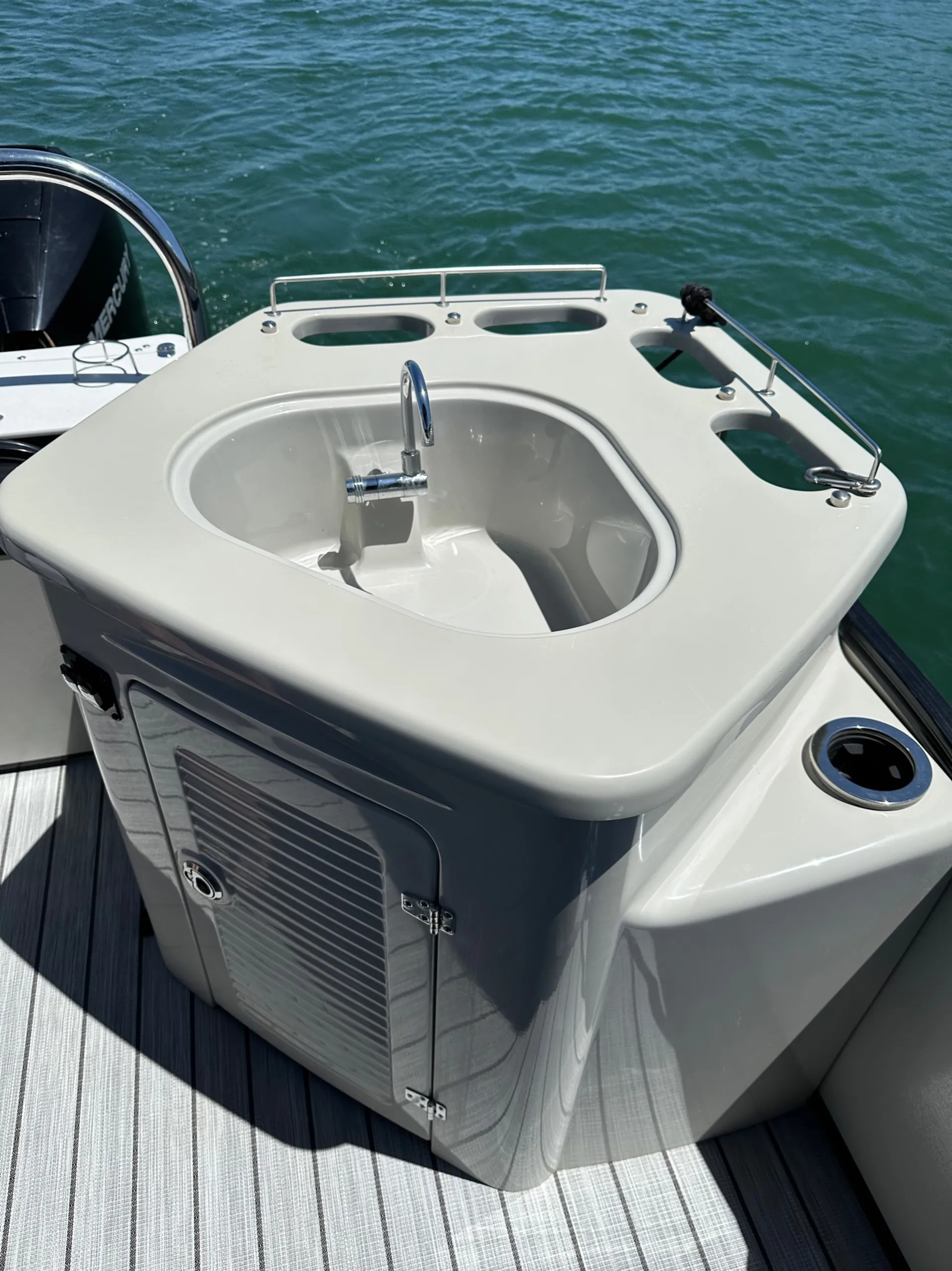 AVALON PONTOONS CATALINA ENTERTAINER 2585ENT in Austin, TX — photo 8