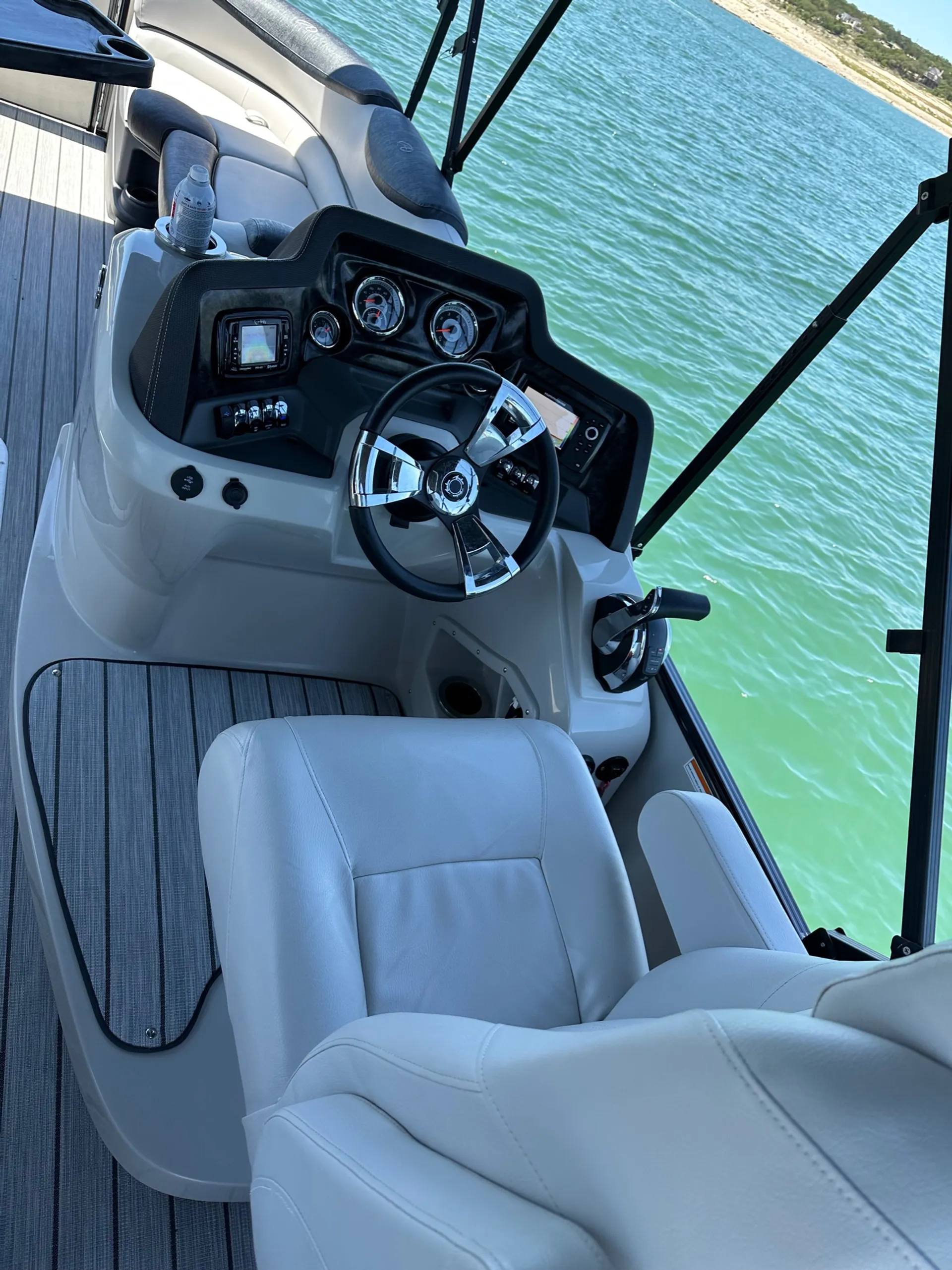 AVALON PONTOONS CATALINA ENTERTAINER 2585ENT in Austin, TX — photo 3