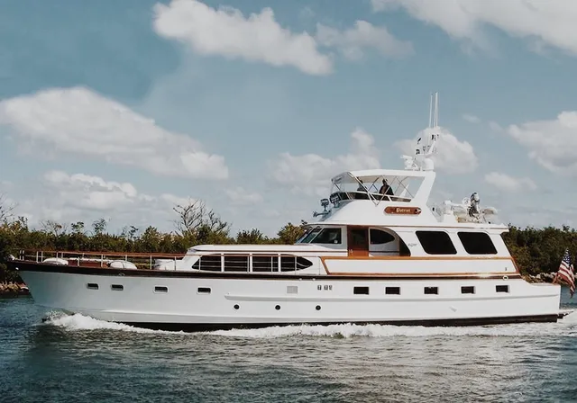 Rent a Burger motor yacht in Washington, DC near me
