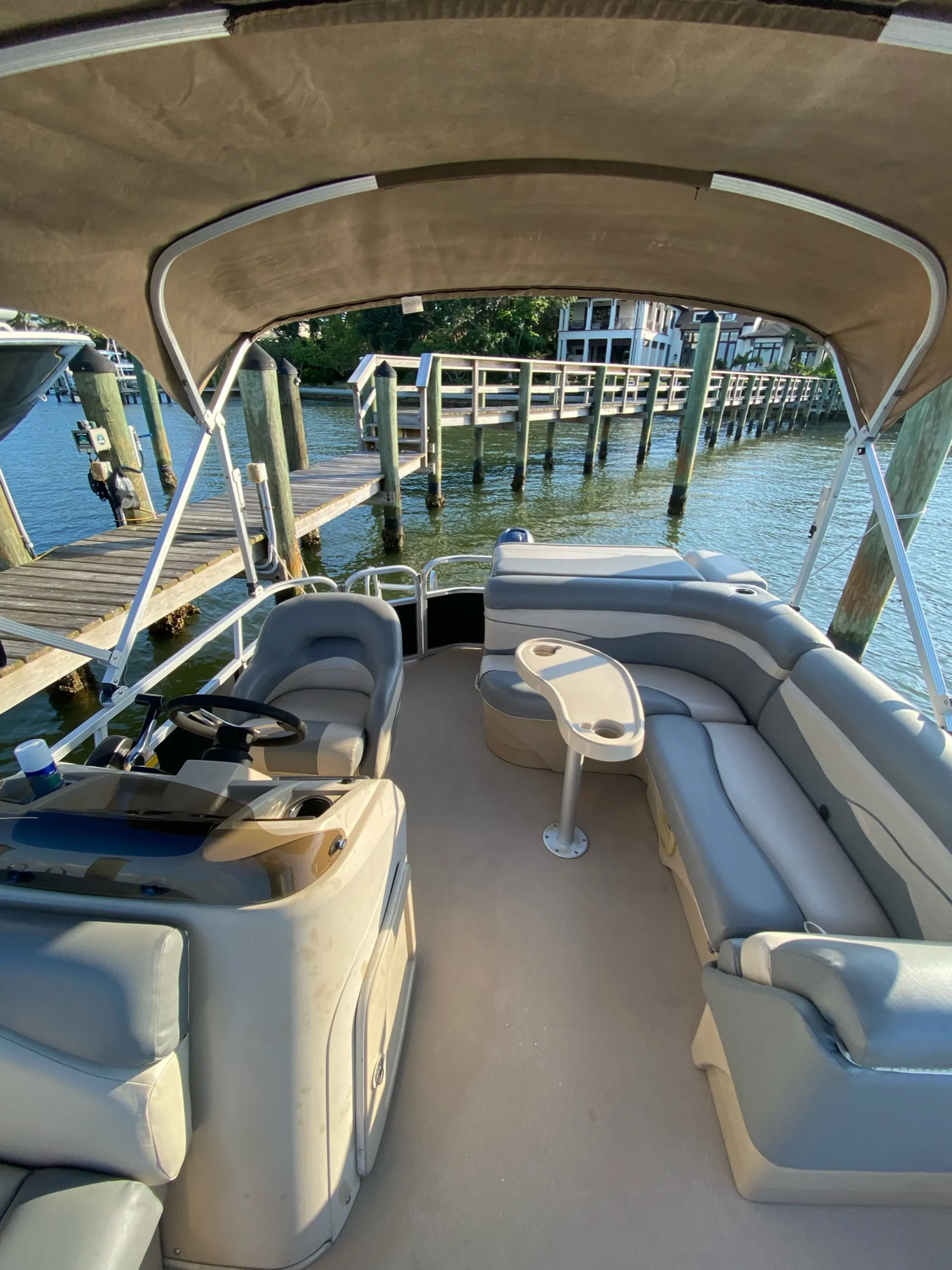 Bennington 20SL pontoon