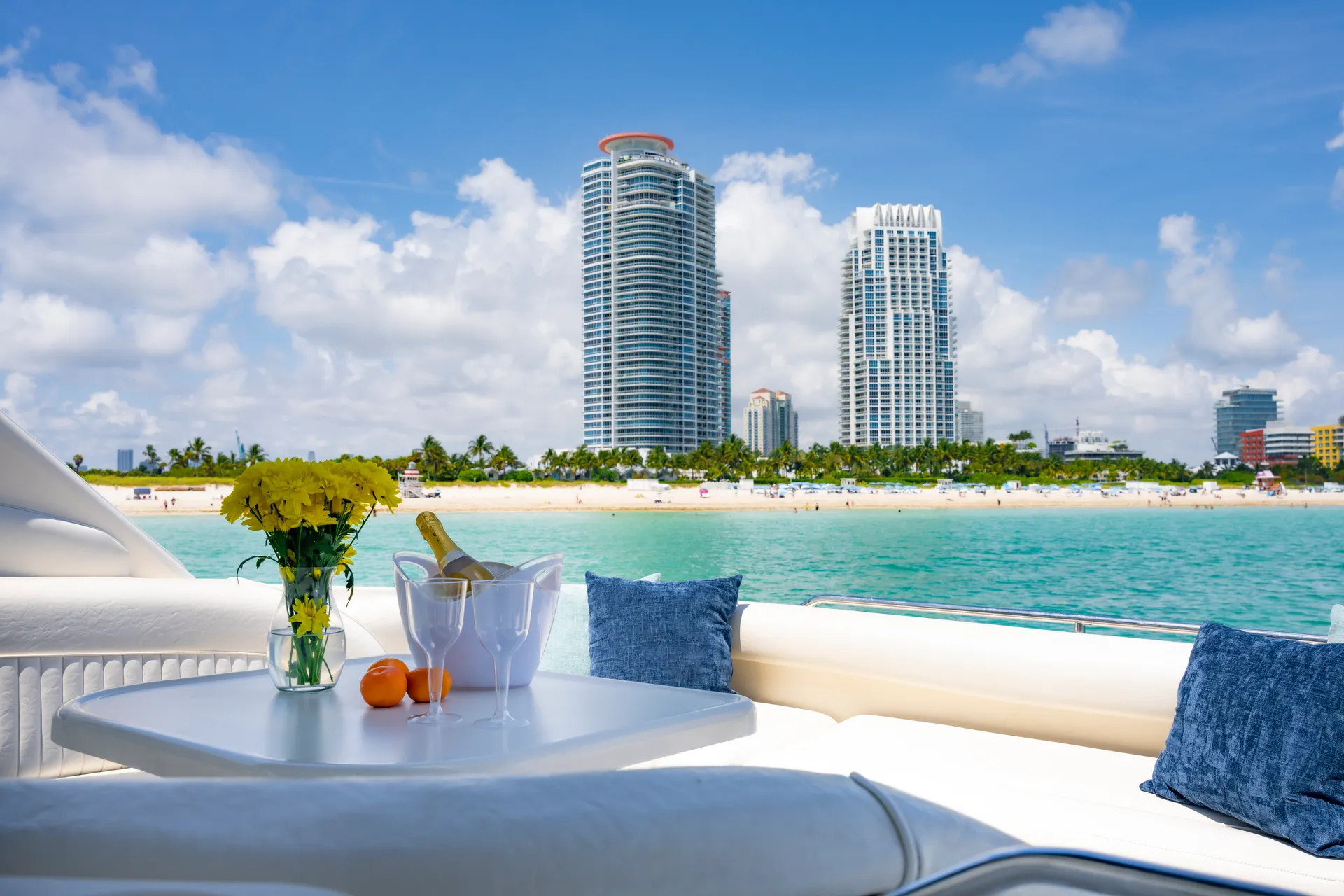 SEA RAY 45' PRIVATE YACHT! GET 1HR FREE Monday-Thursday!