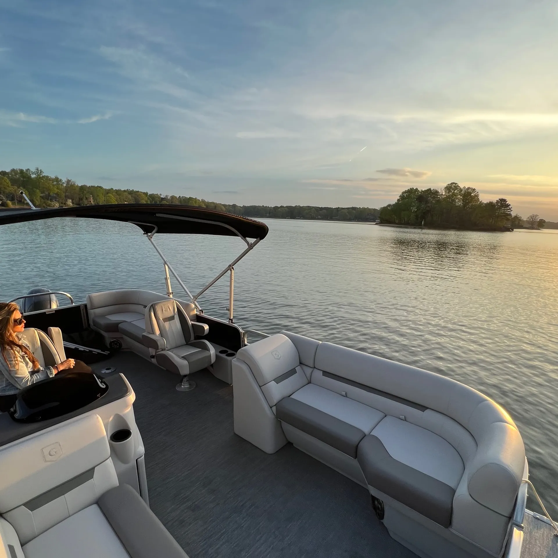 New LUX Godfrey Tri-toon on Lake Norman!  Multi-Day vacation deals!
