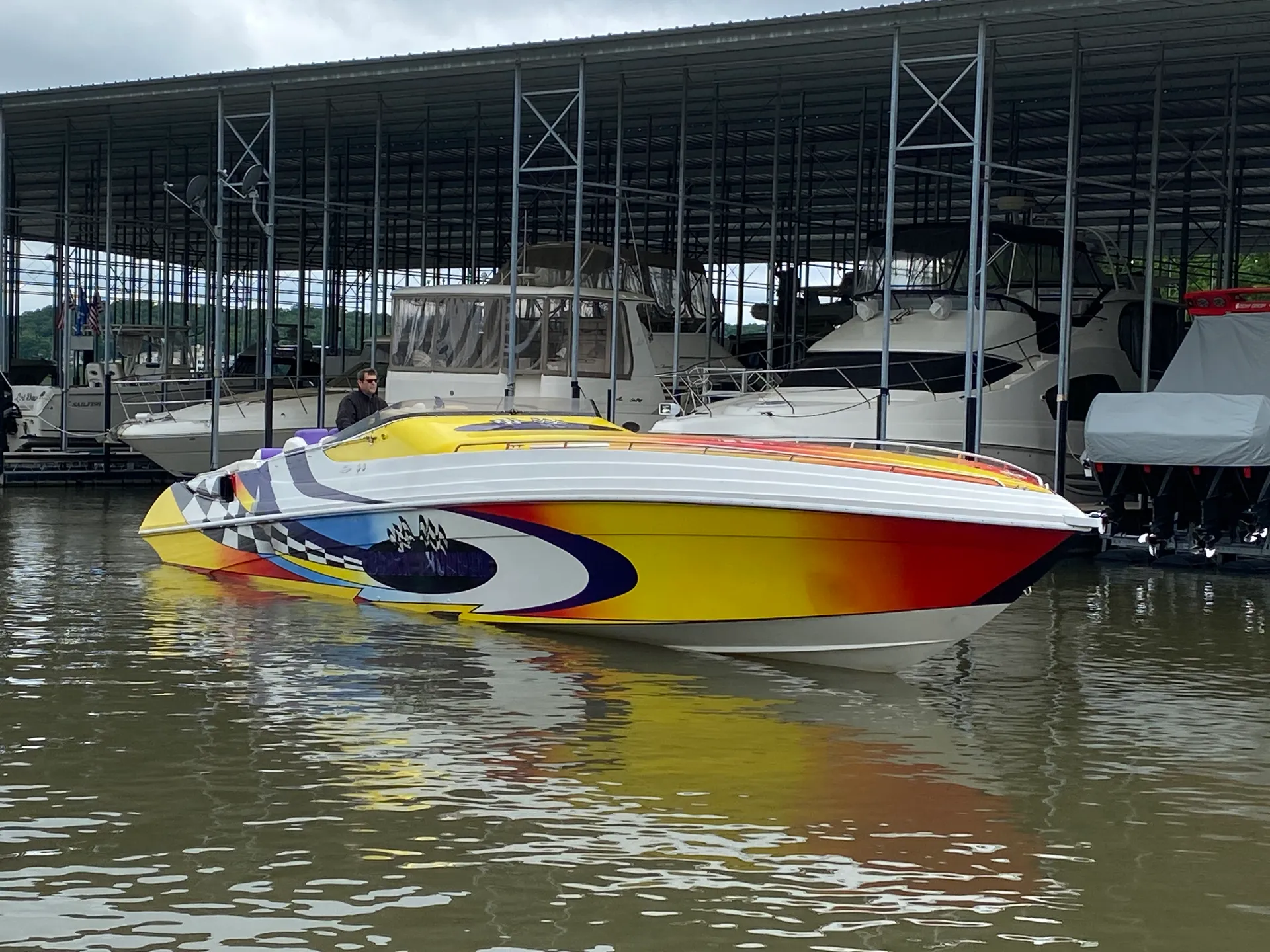 Black Thunder Powerboats 460 EC in Lake Ozark, MO — photo 2