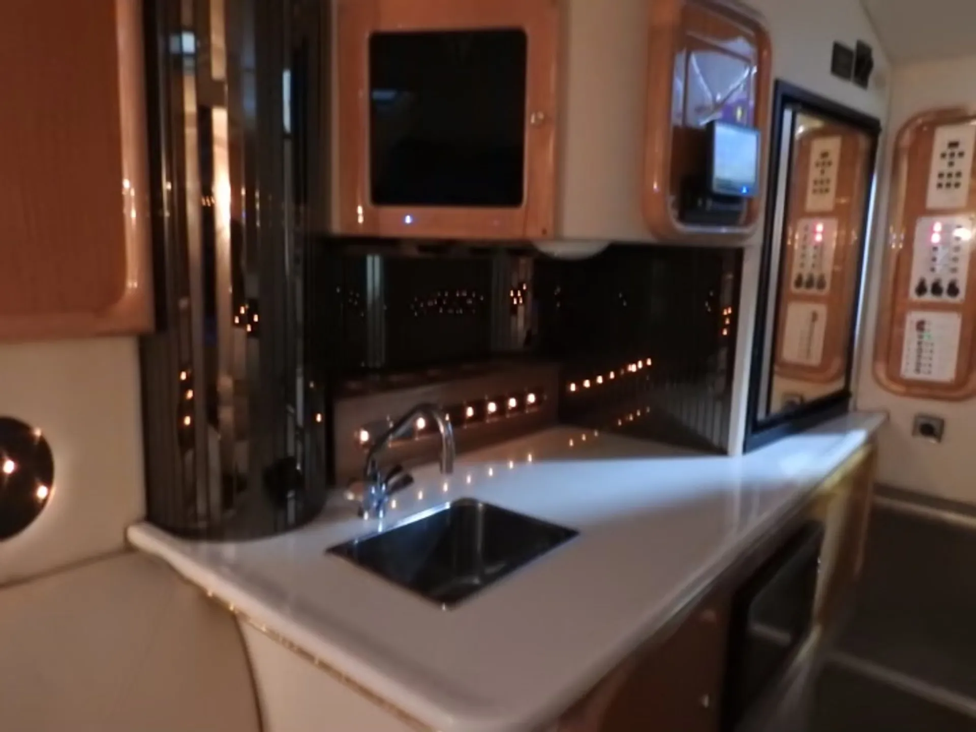 Black Thunder Powerboats 460 EC in Lake Ozark, MO — photo 5