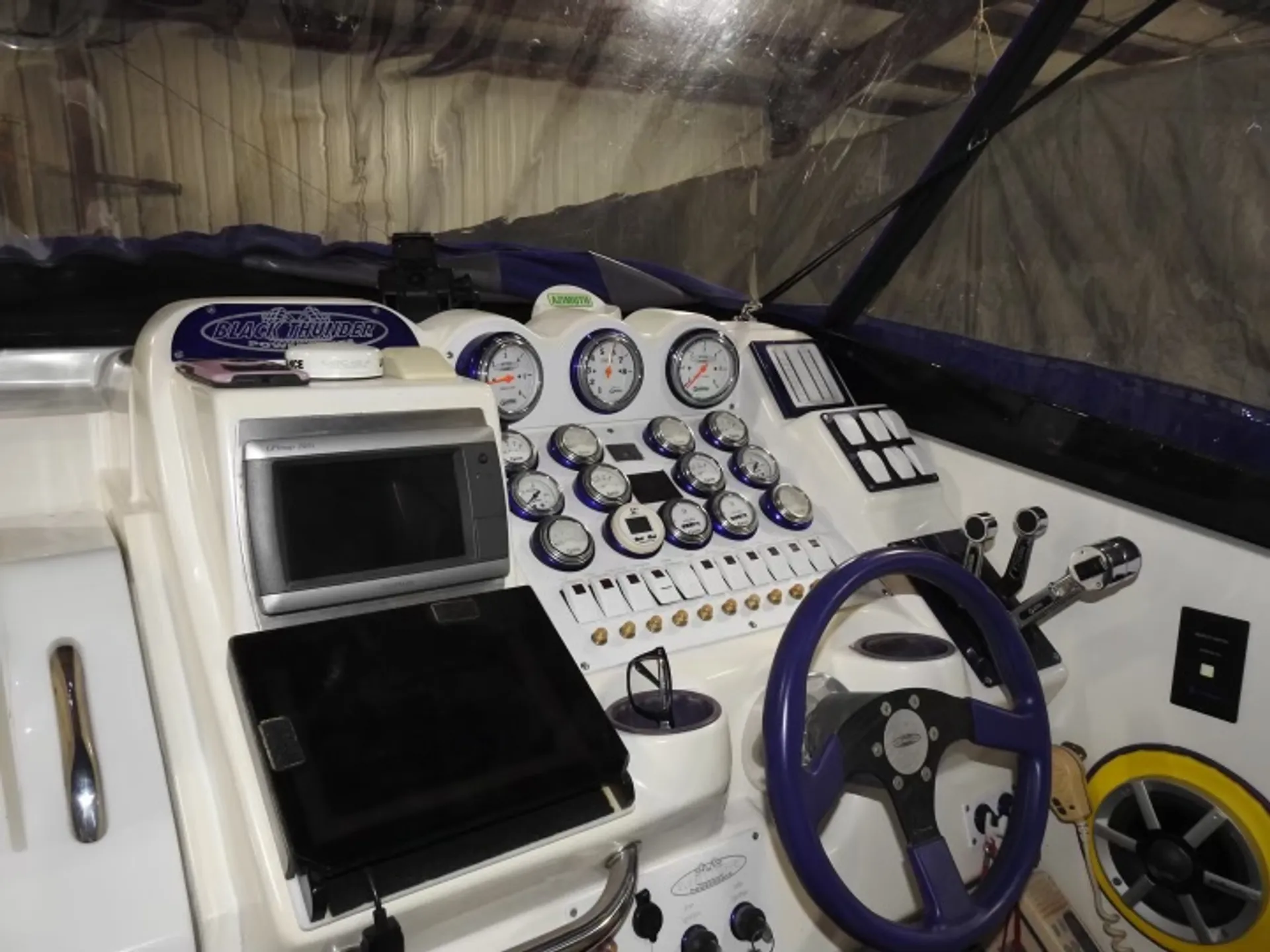 Black Thunder Powerboats 460 EC in Lake Ozark, MO — photo 8