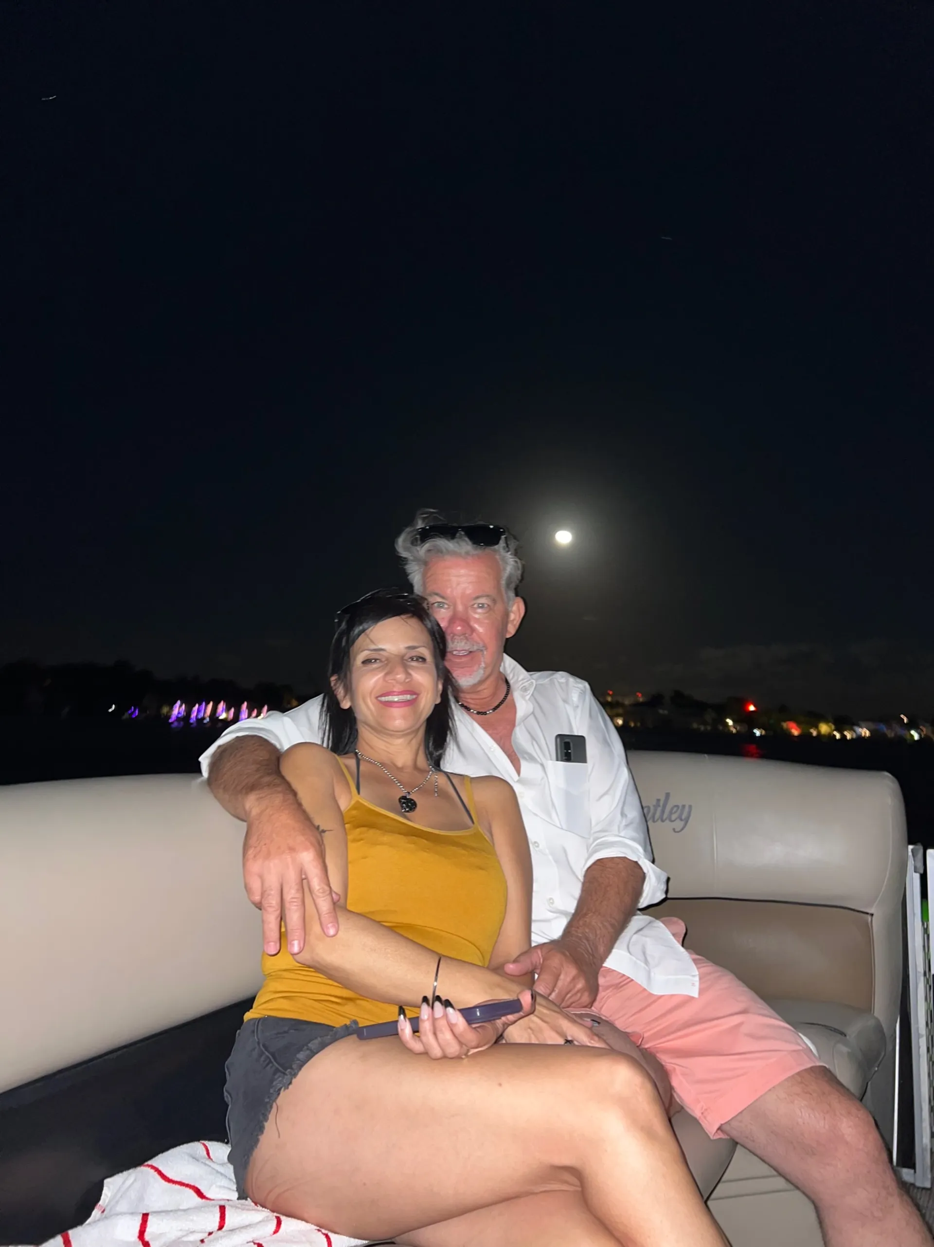 Comfortable and spacious 28’ Pontoon 