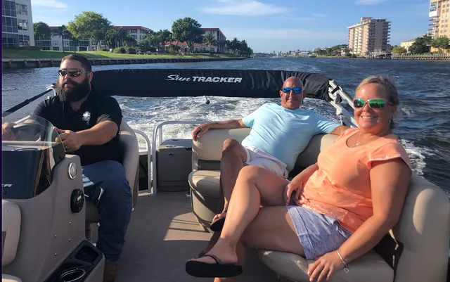 Rent a SUN TRACKER pontoon in Fort Lauderdale, FL near me