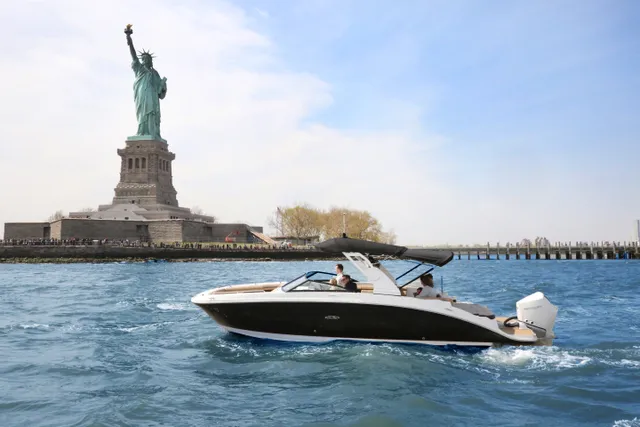 Rent a SEA RAY BOATS bow rider in New York, NY near me