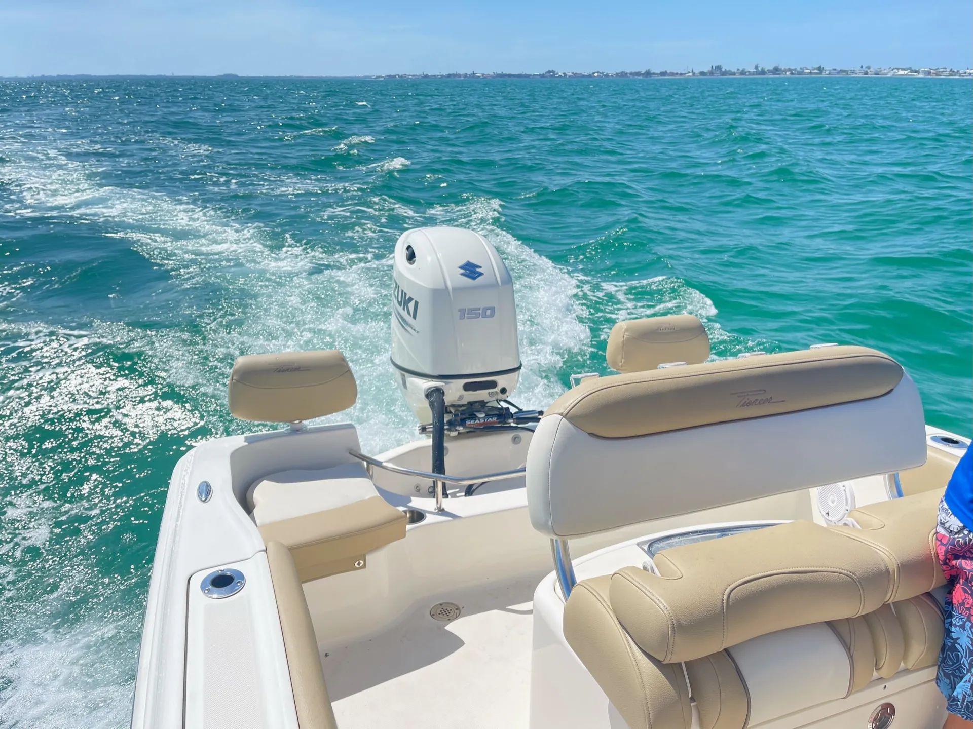 20’ Center Console. Sandbar chillin